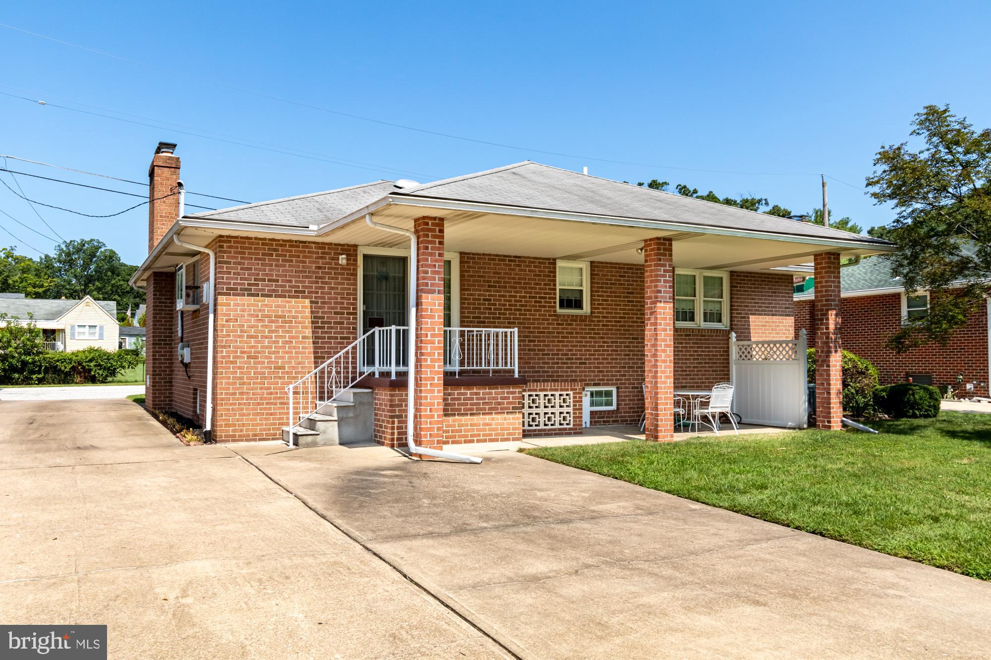 WOODWARD SQUARE - Residential