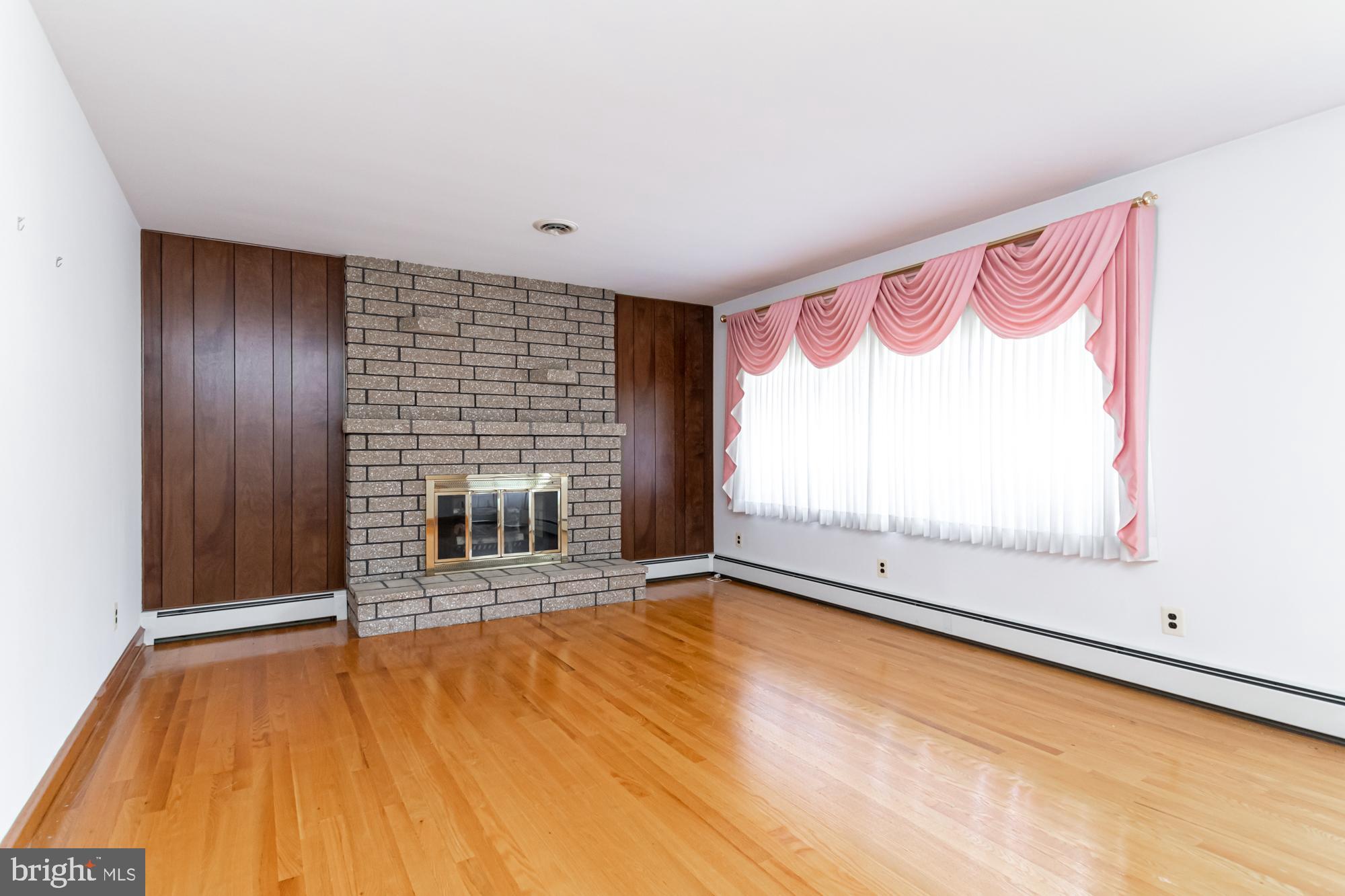 WOODWARD SQUARE - Residential