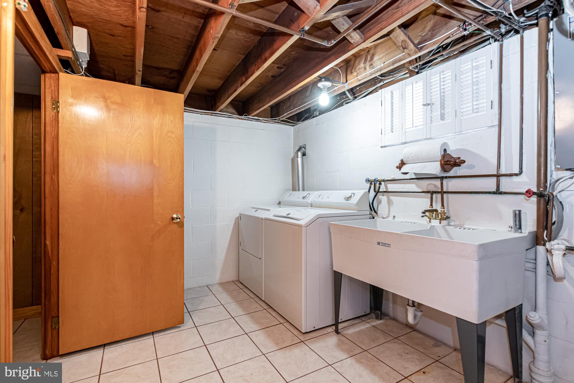 WOODWARD SQUARE - Residential