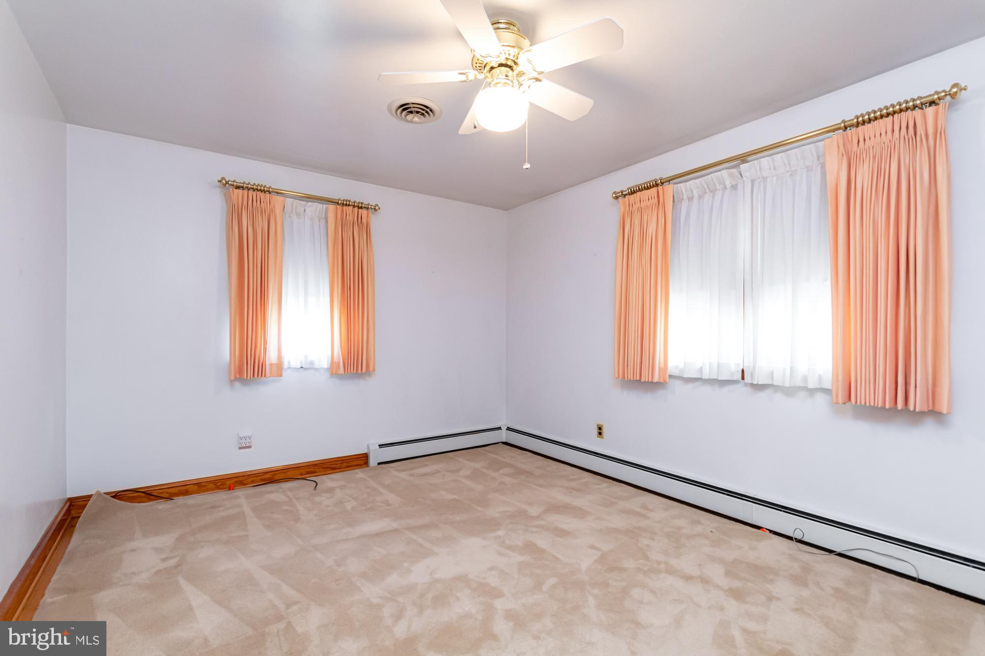 WOODWARD SQUARE - Residential