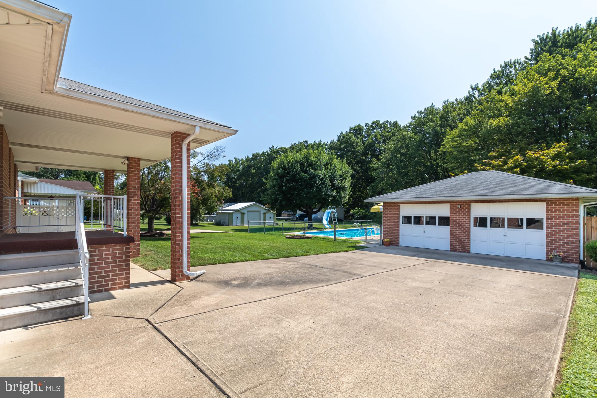 WOODWARD SQUARE - Residential