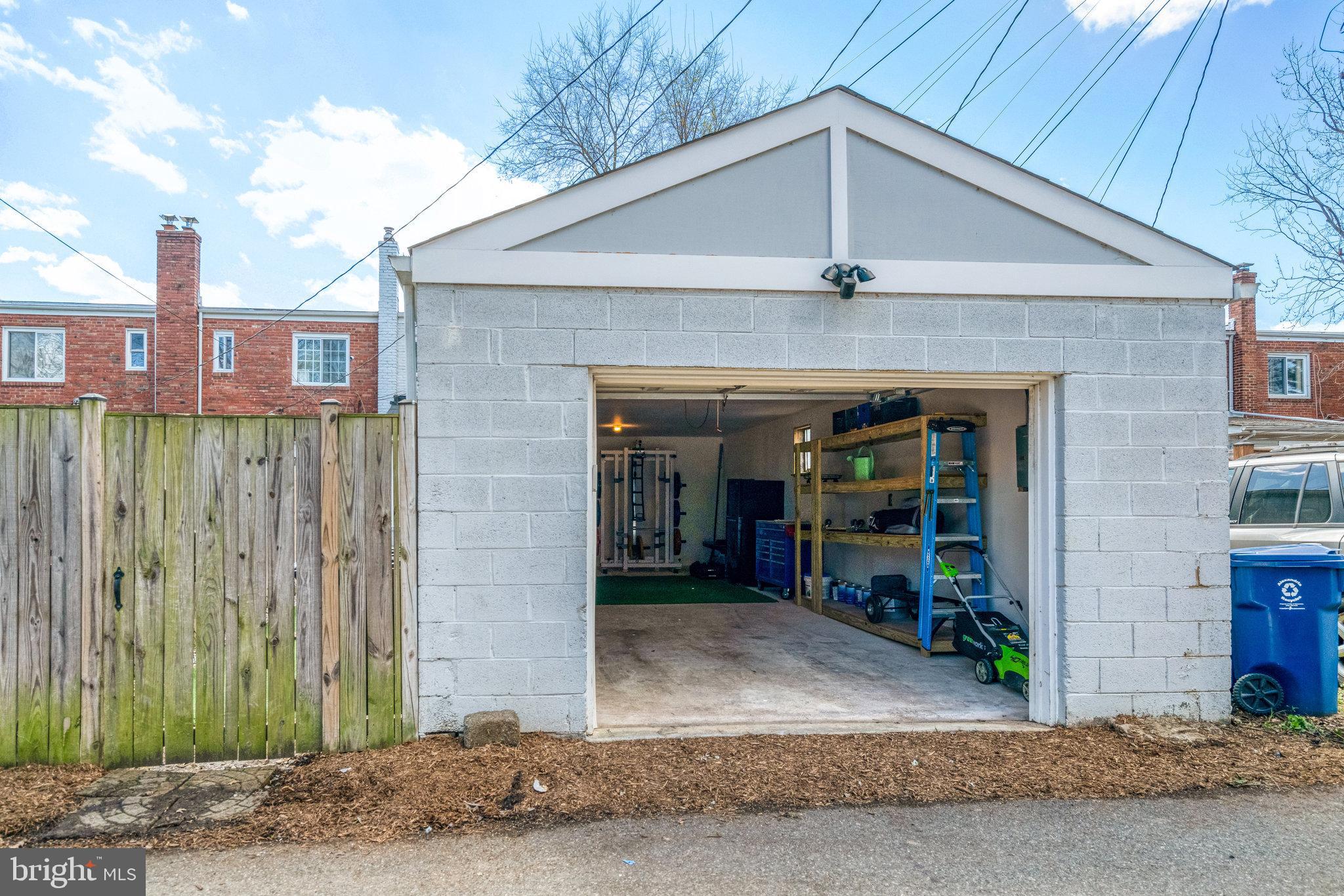 LYNHAVEN - Residential