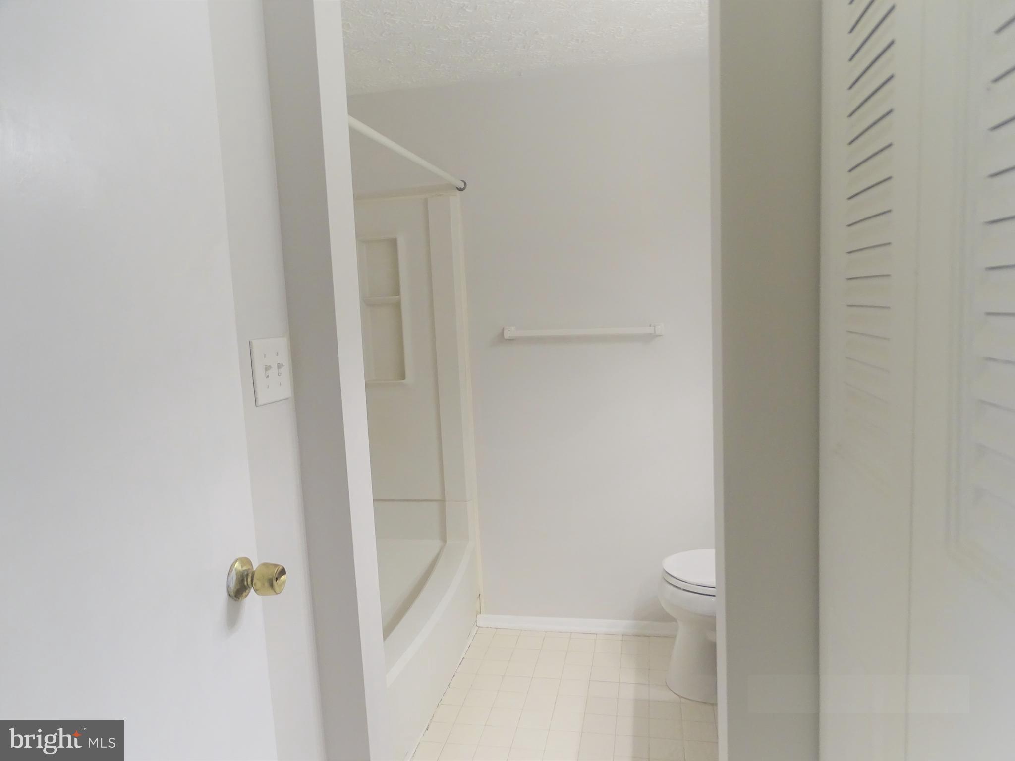 RESTON - Residential Lease