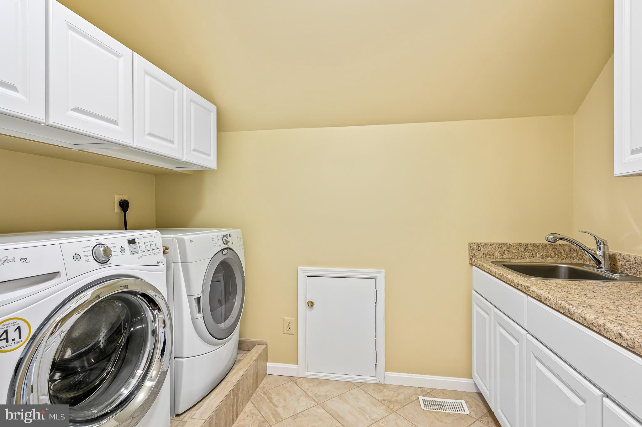 COUNTRYSIDE - Residential