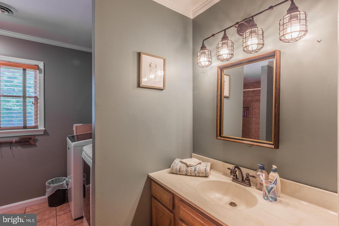 CLEARVIEW HEIGHTS - Residential Lease