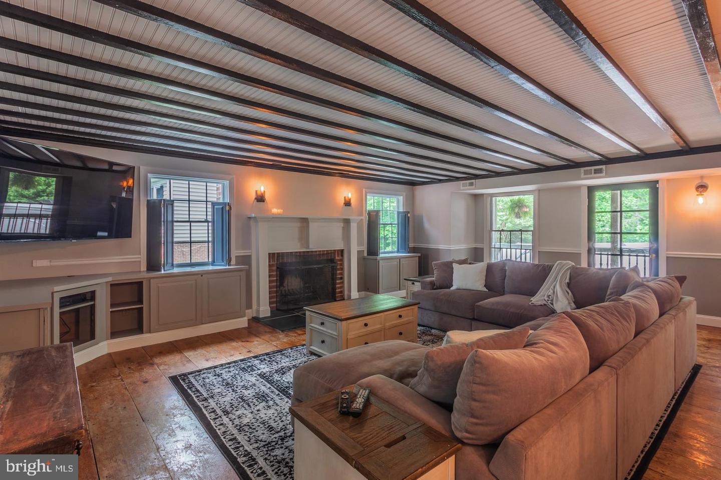 CLEARVIEW HEIGHTS - Residential Lease