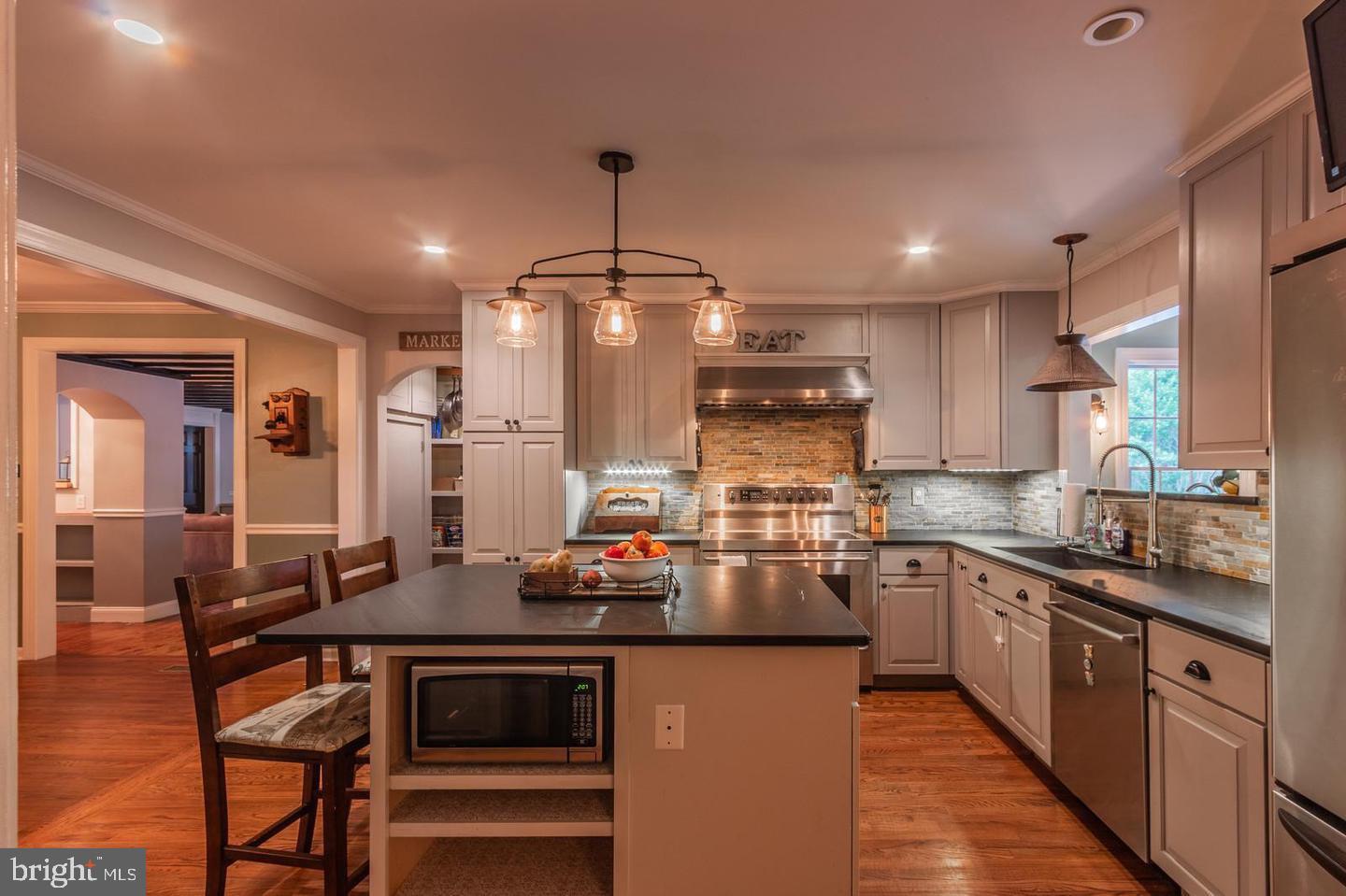 CLEARVIEW HEIGHTS - Residential Lease