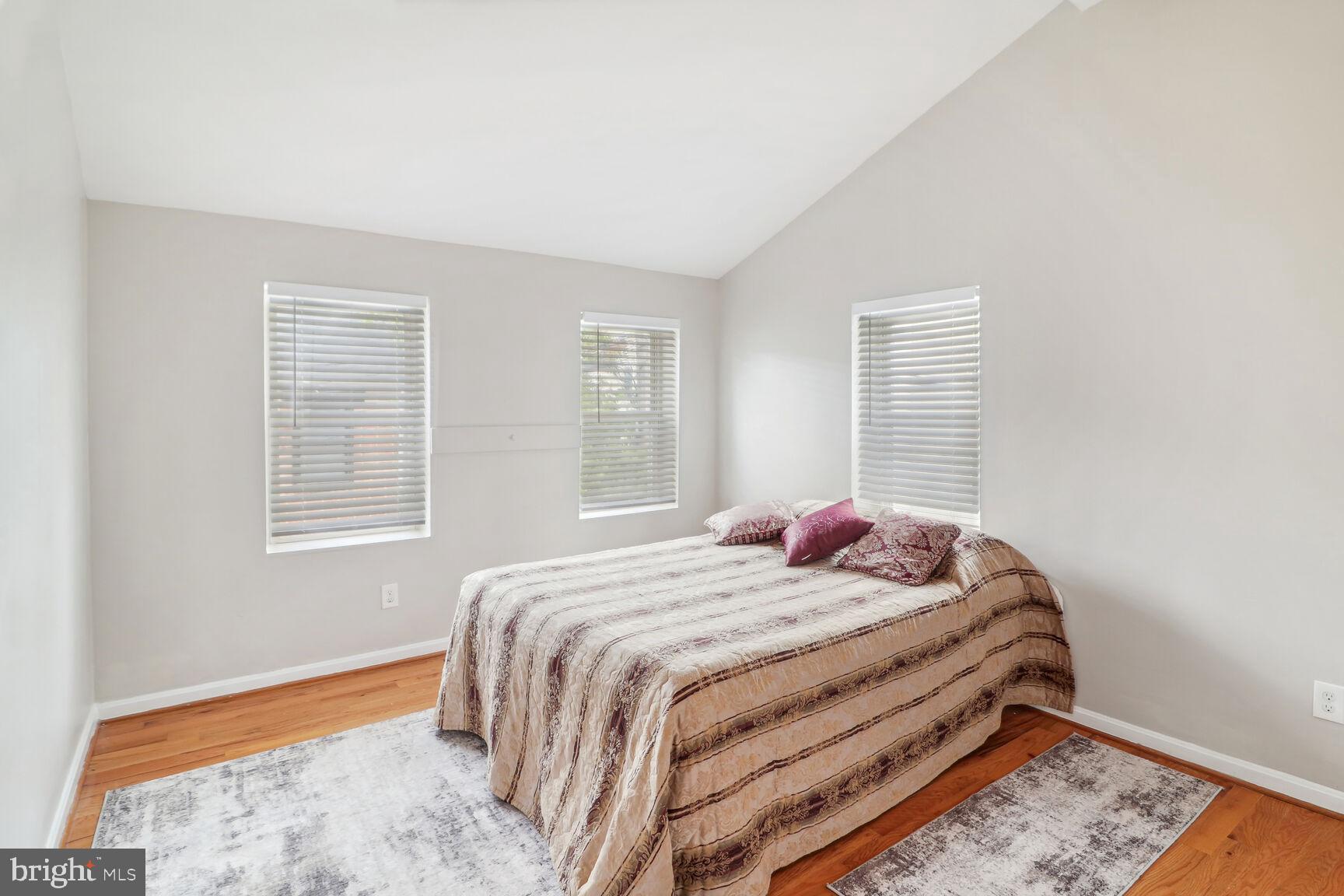 SHARP LEADENHALL - Residential