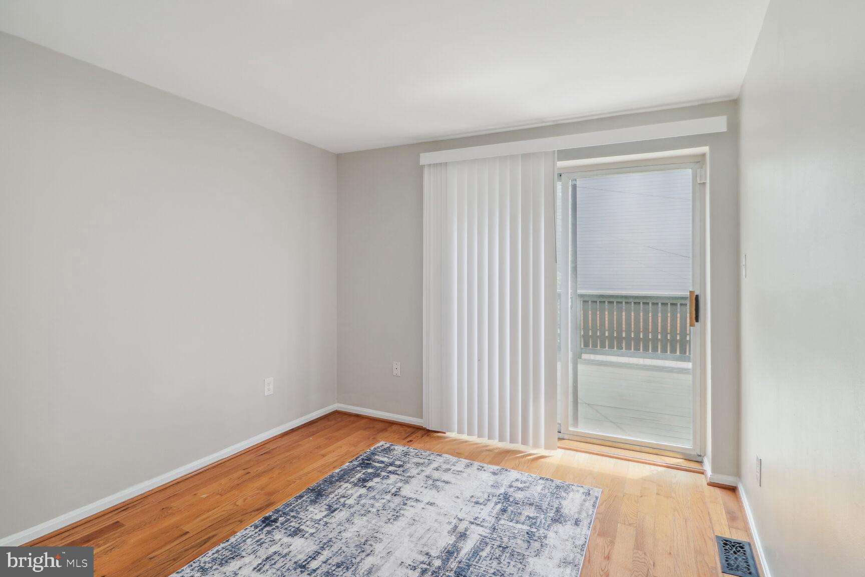 SHARP LEADENHALL - Residential