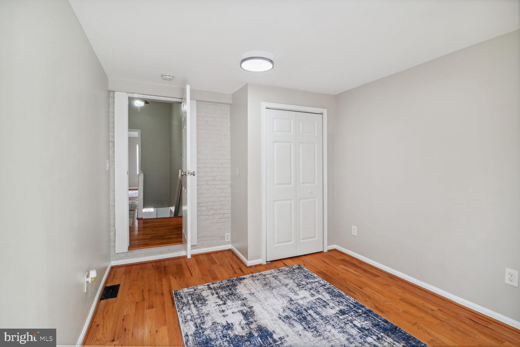 SHARP LEADENHALL - Residential