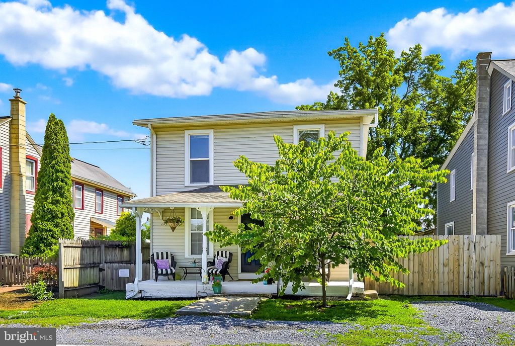 Photo of 169 W Broad Street, SALUNGA, PA 17538 (MLS # PALA2072134)