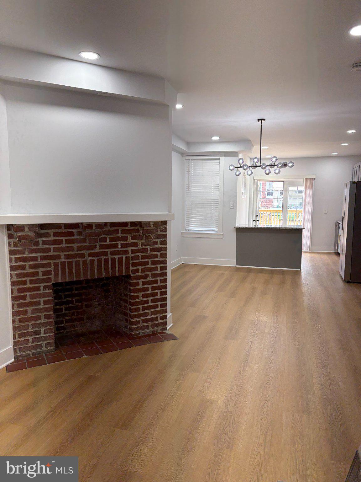1951 W SPENCER STREET