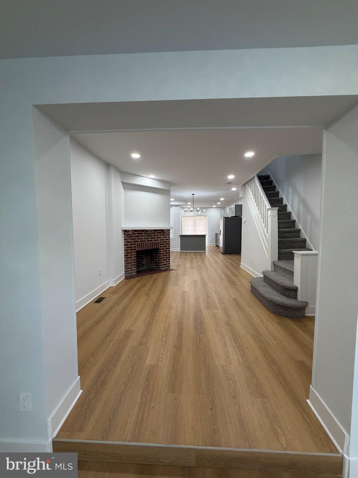 1951 W SPENCER STREET