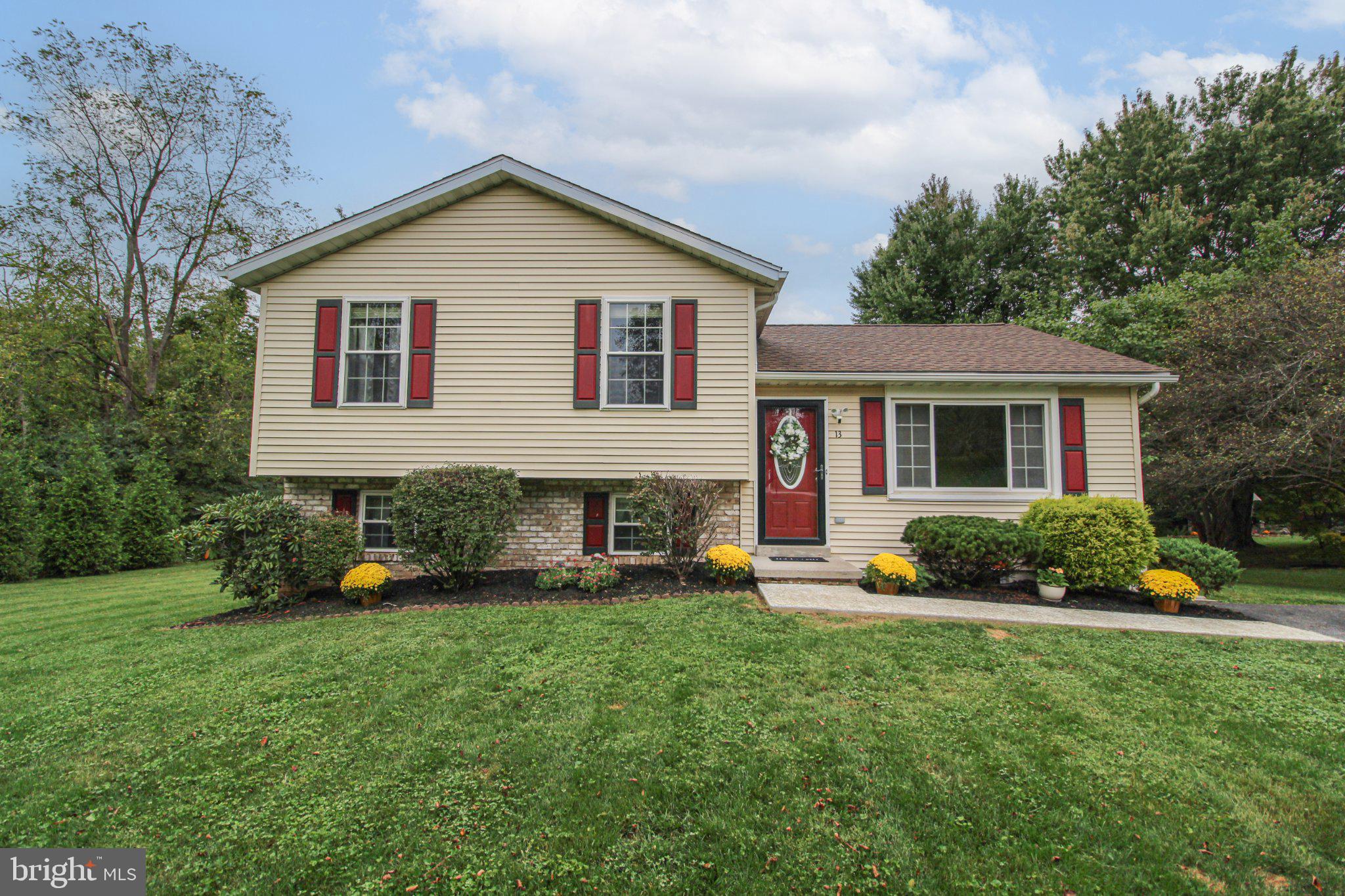 13 FOXTAIL COURT