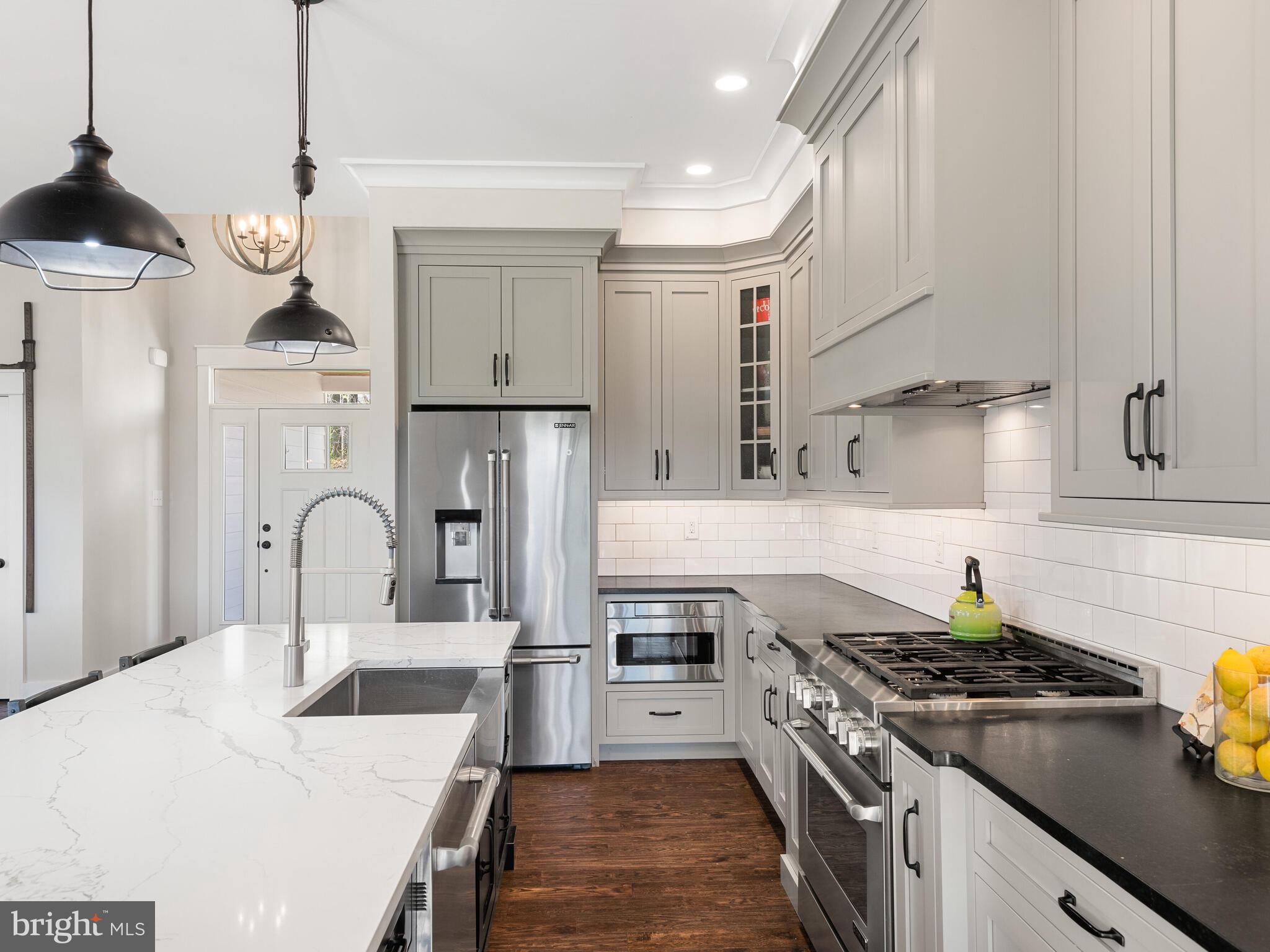 RADNOR HUNT - Residential