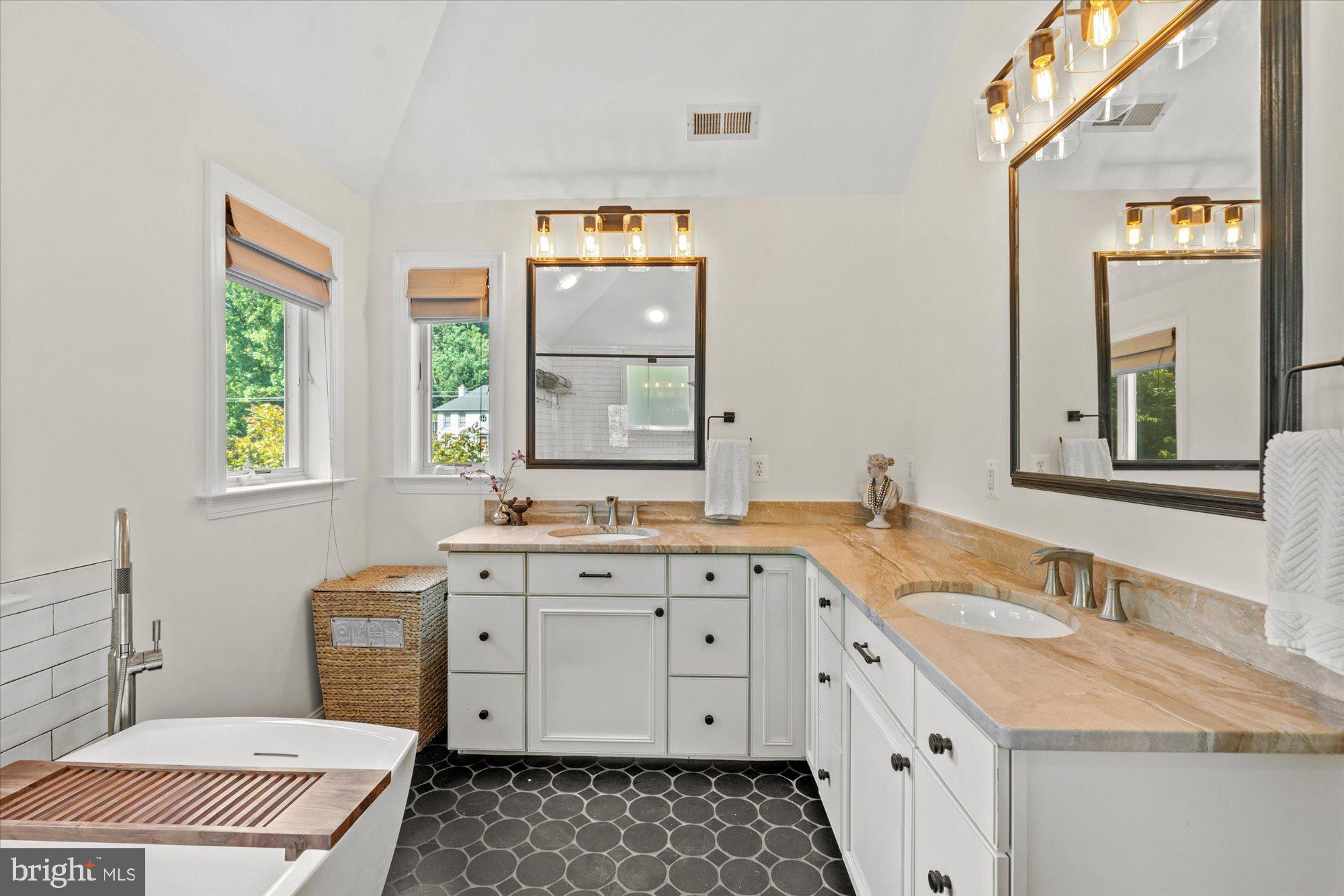 MOUNT IDA - Residential