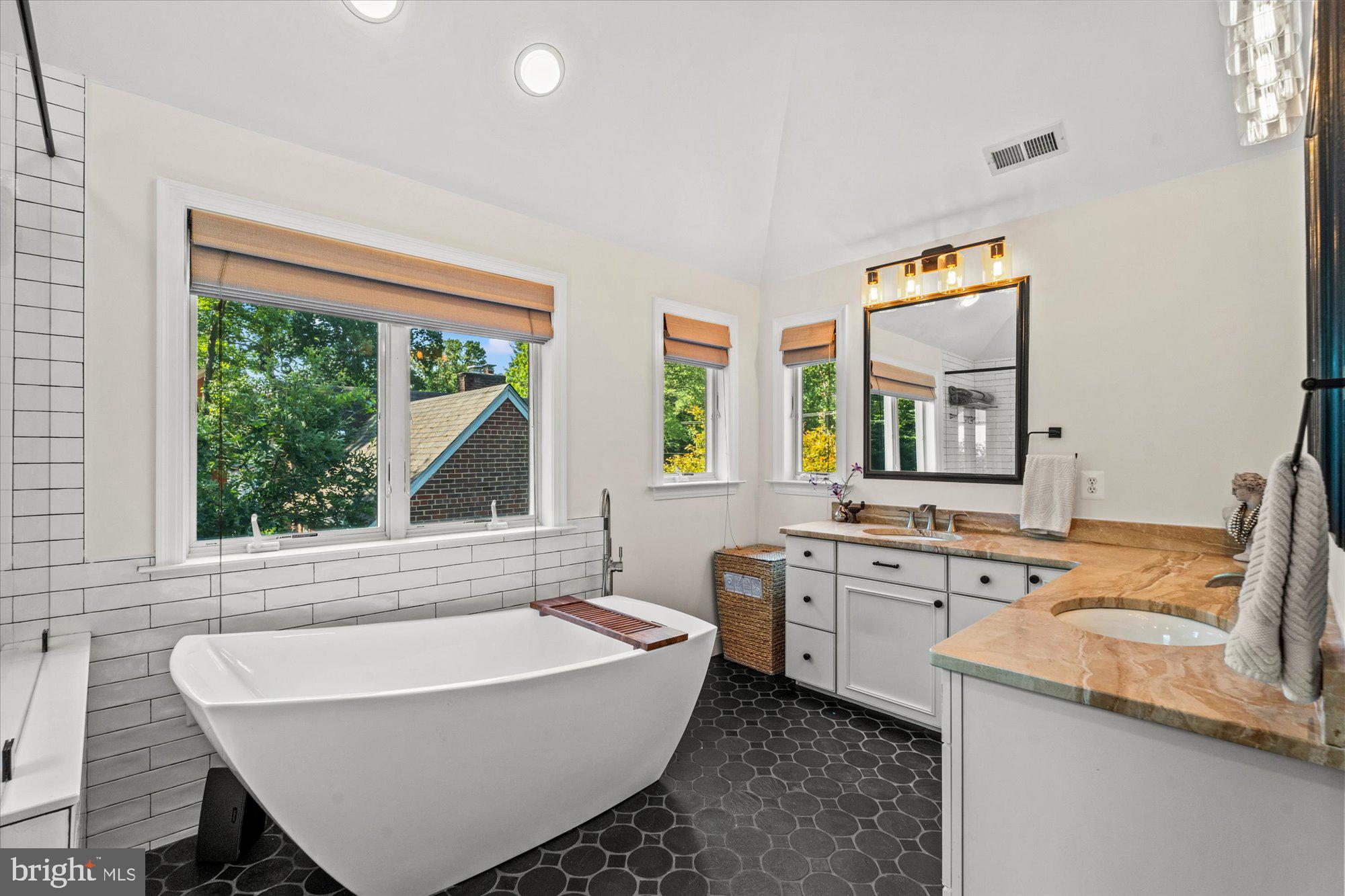 MOUNT IDA - Residential