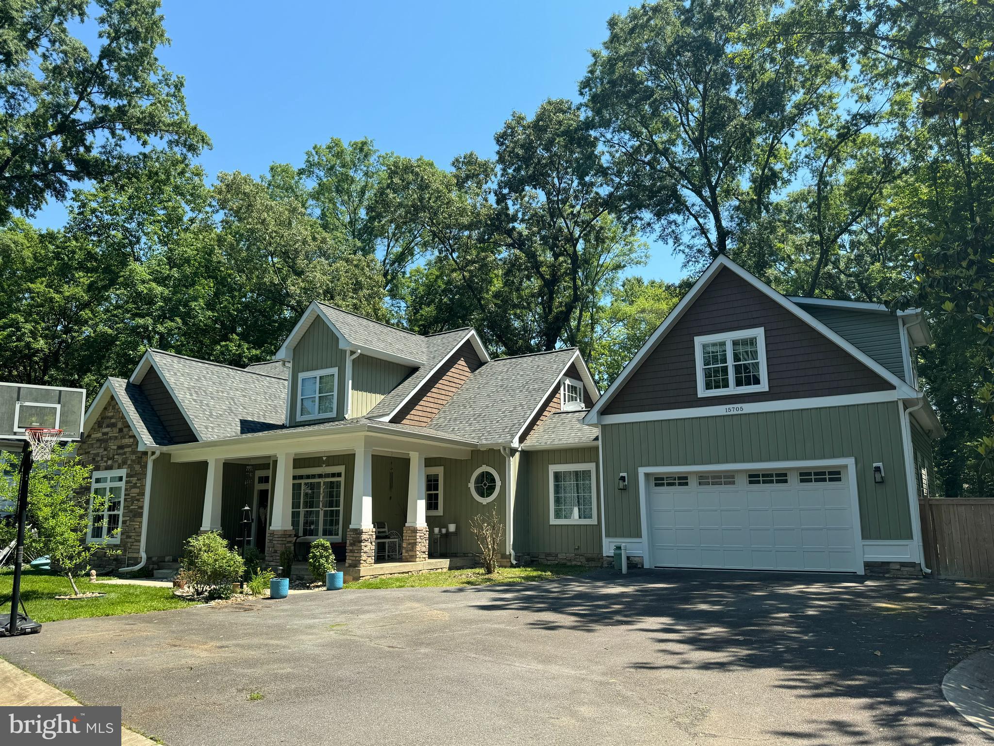 LAKE MONTCLAIR - Residential