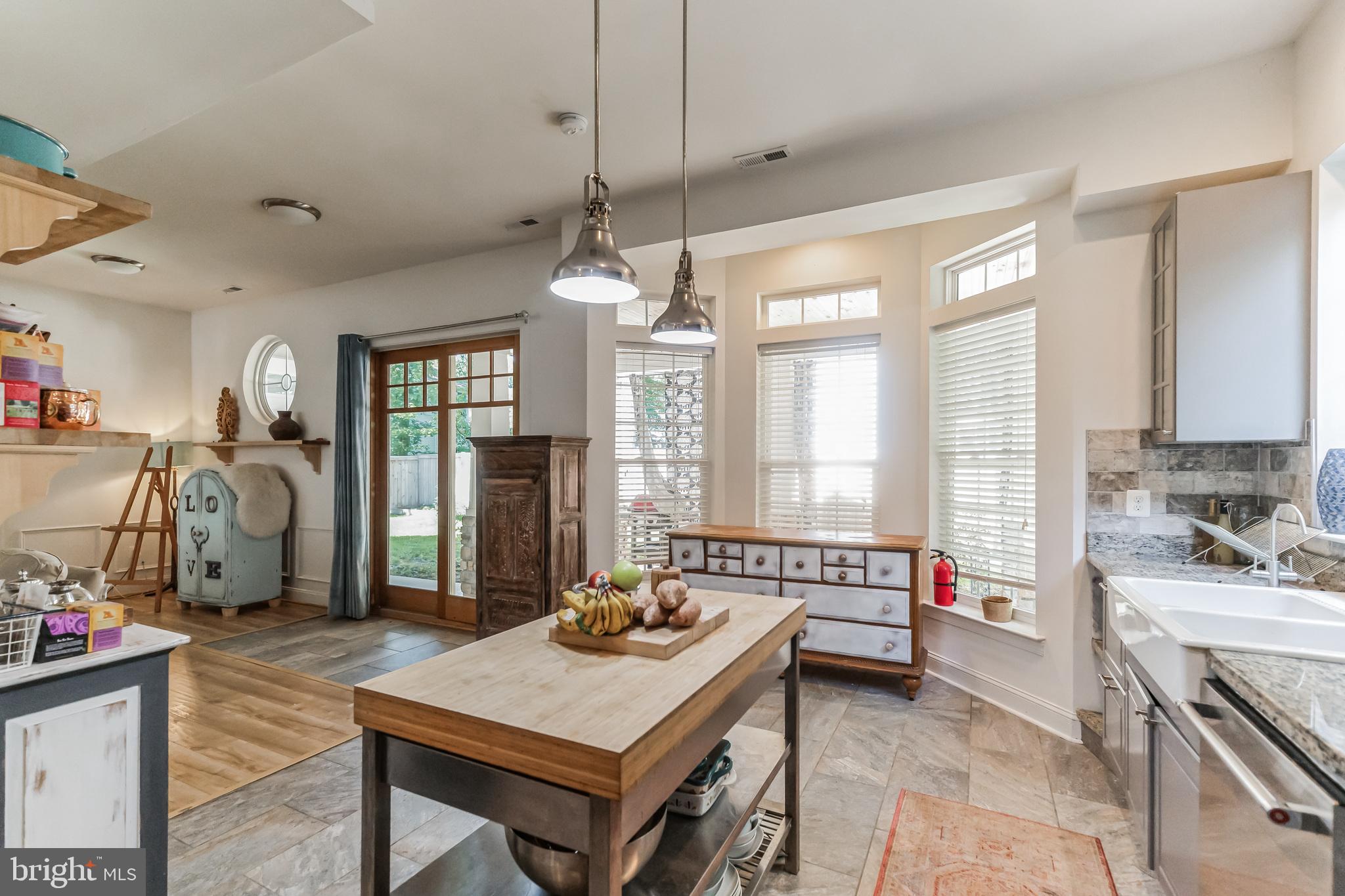 LAKE MONTCLAIR - Residential