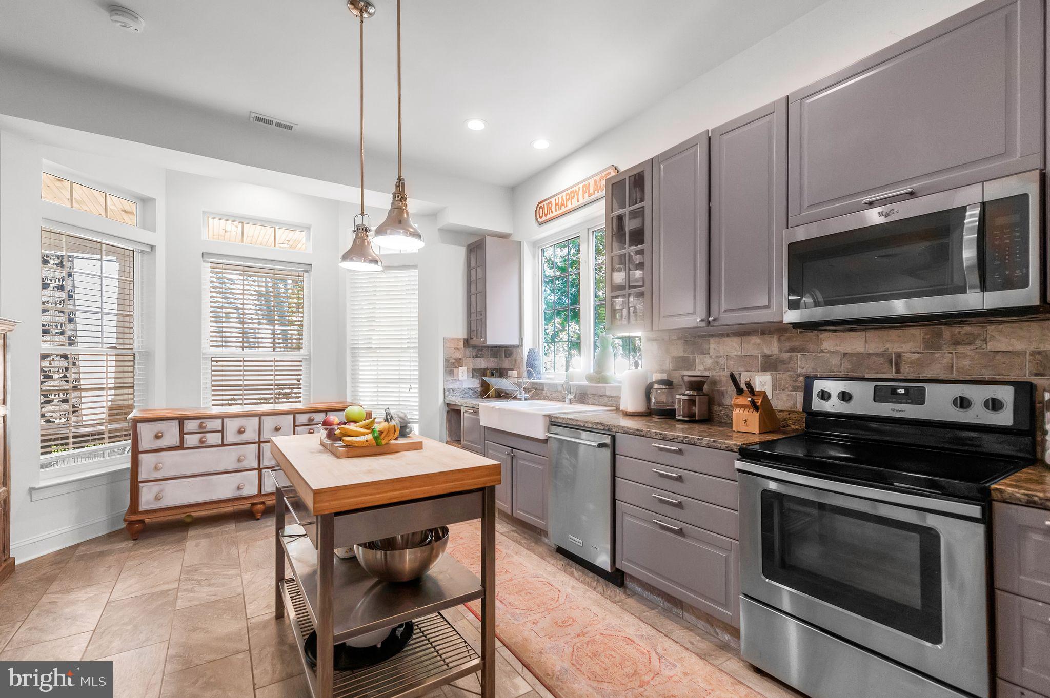 LAKE MONTCLAIR - Residential