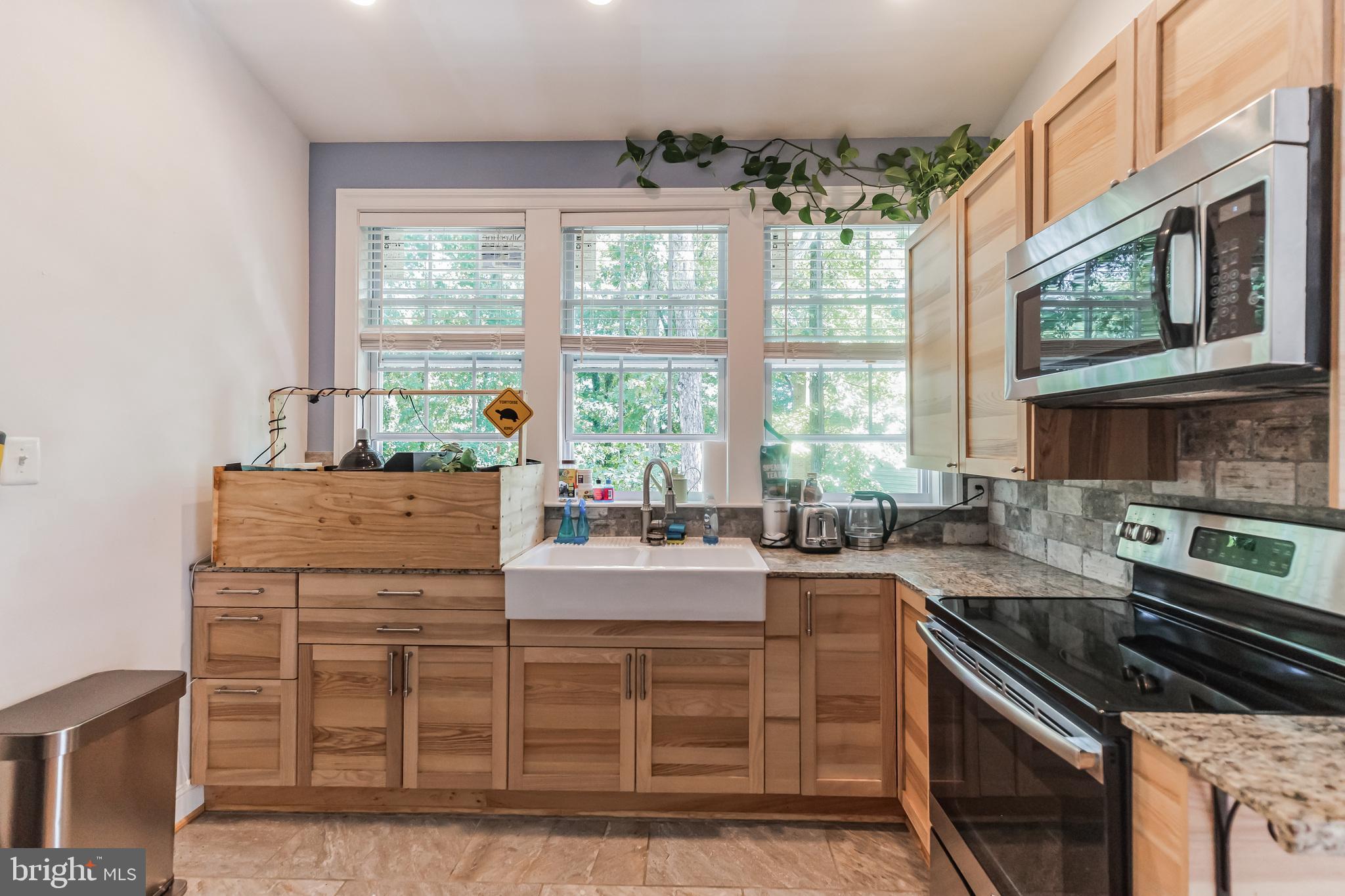 LAKE MONTCLAIR - Residential