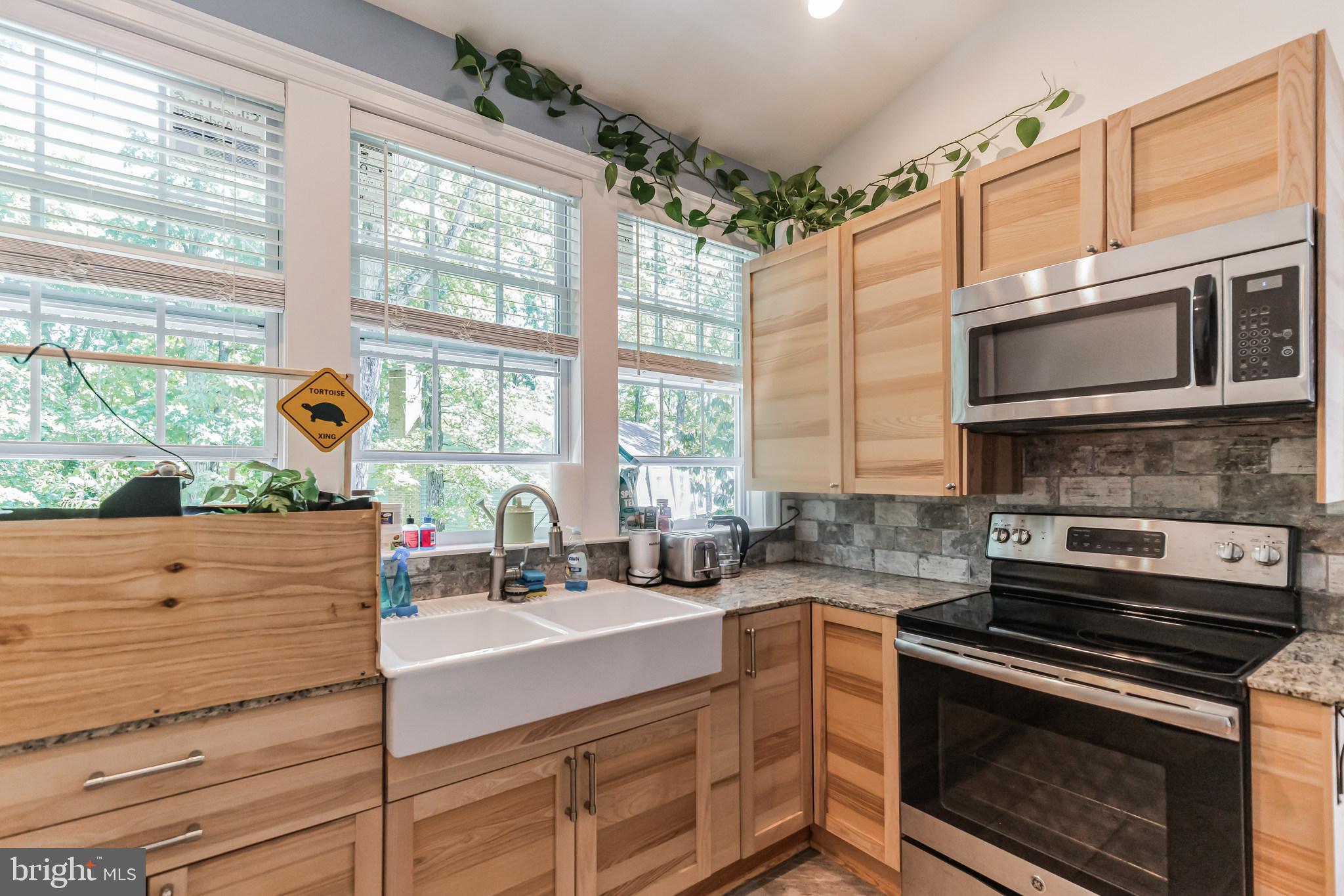 LAKE MONTCLAIR - Residential