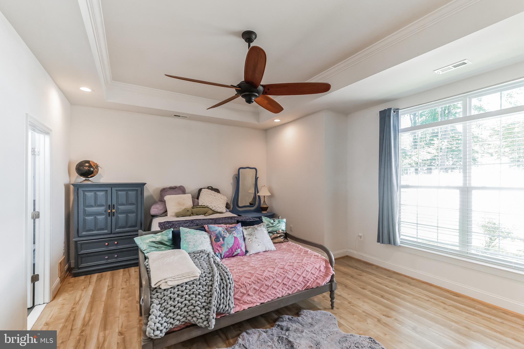 LAKE MONTCLAIR - Residential