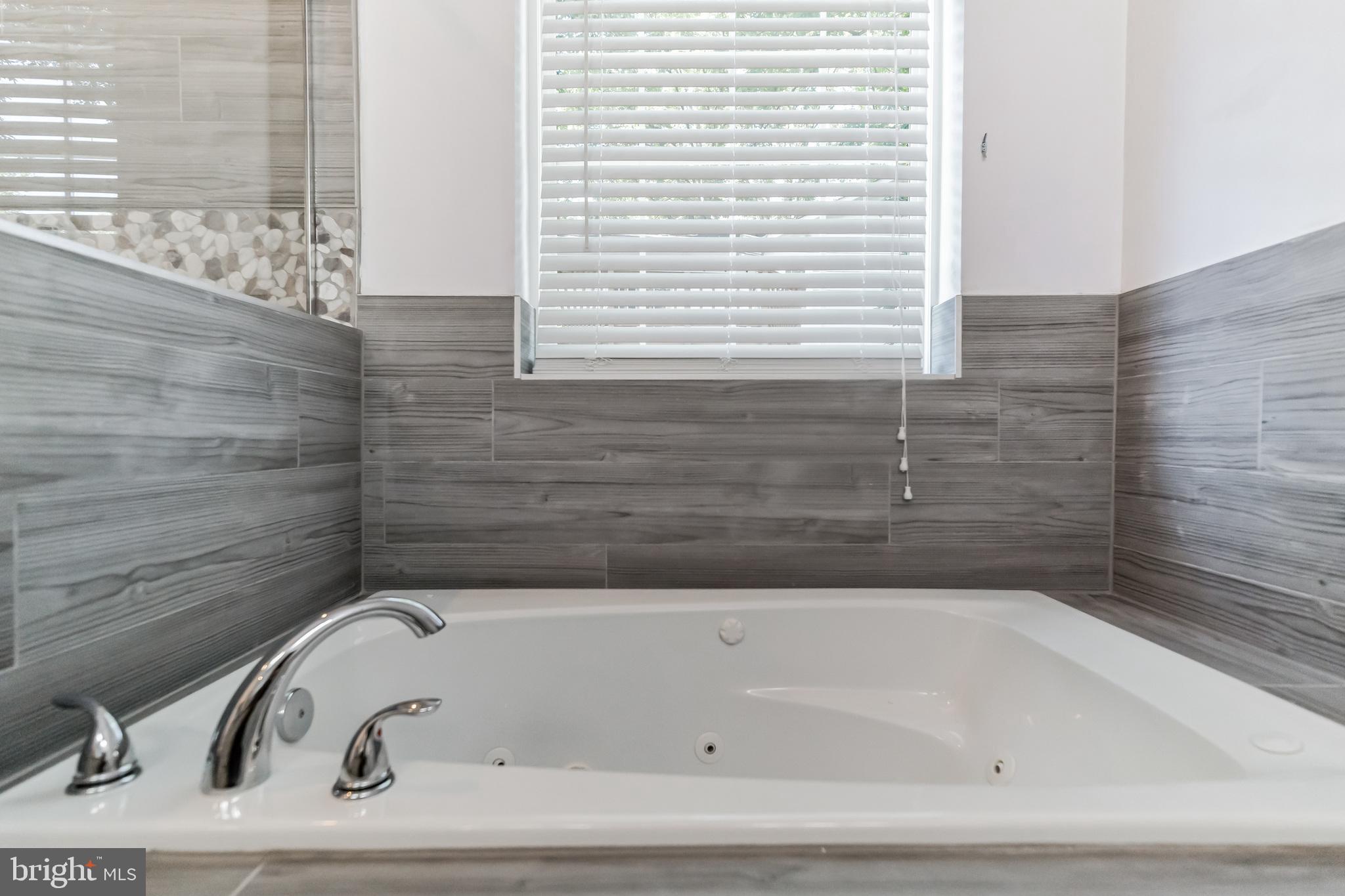 LAKE MONTCLAIR - Residential