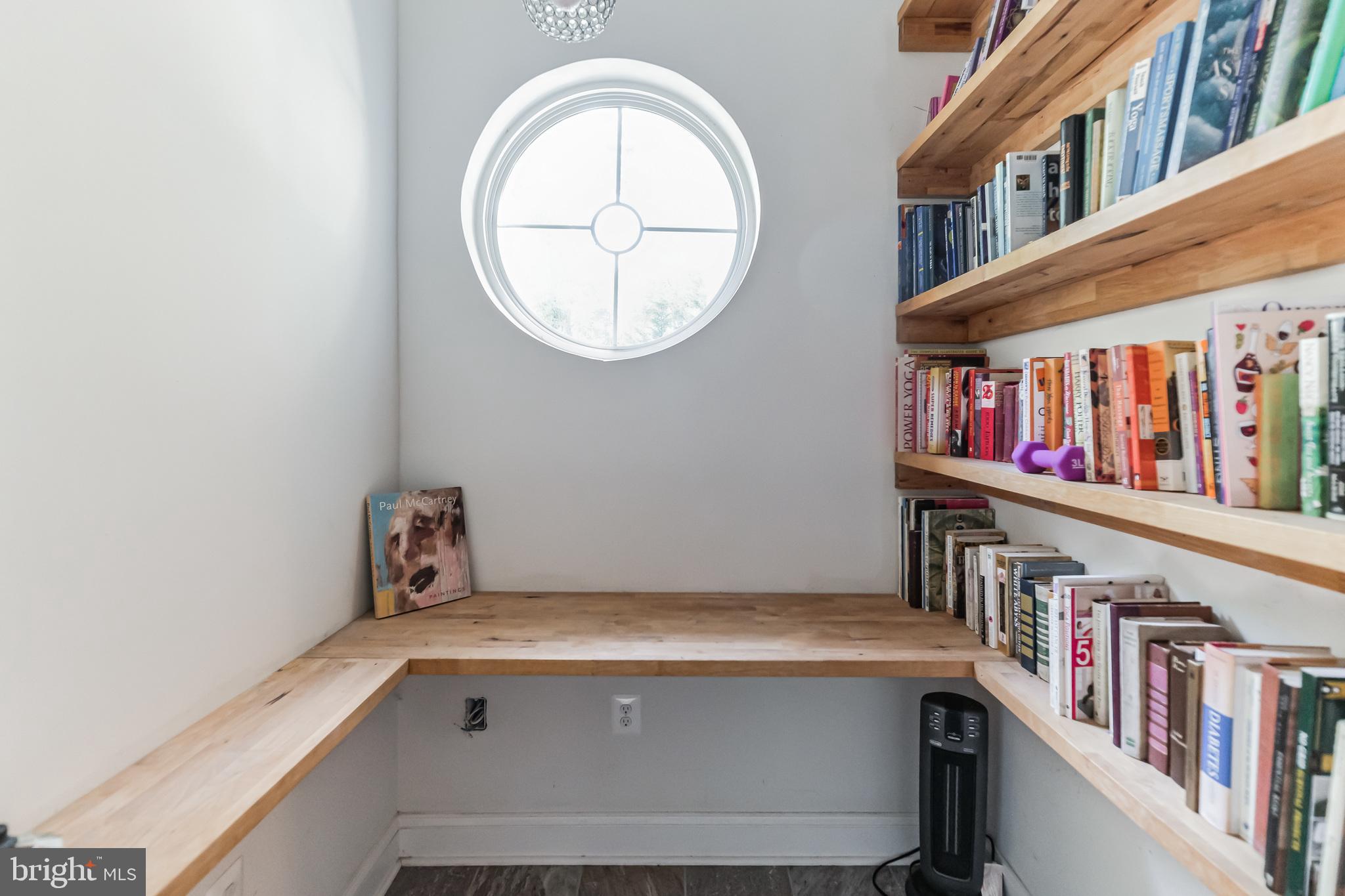 LAKE MONTCLAIR - Residential