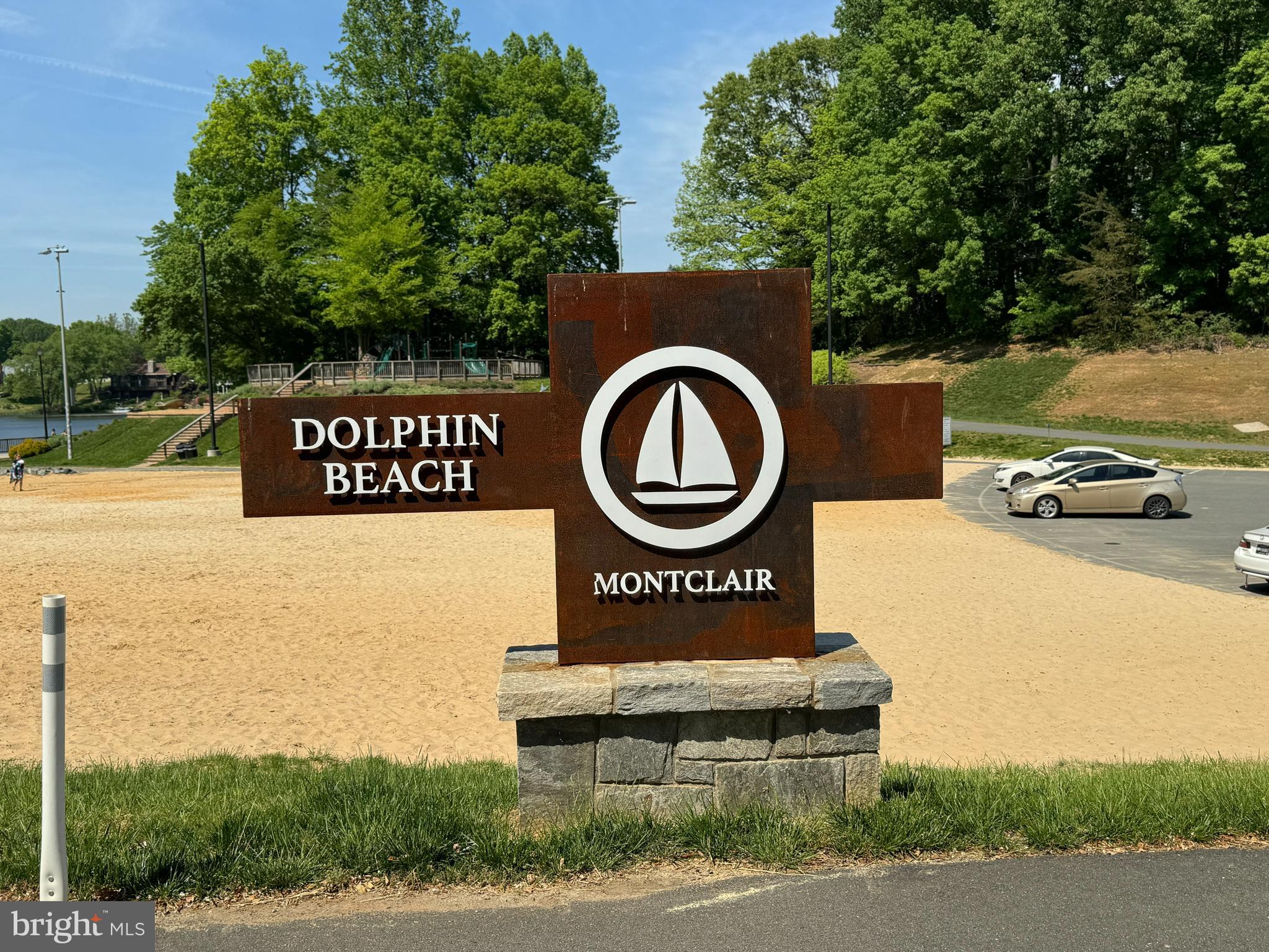 LAKE MONTCLAIR - Residential