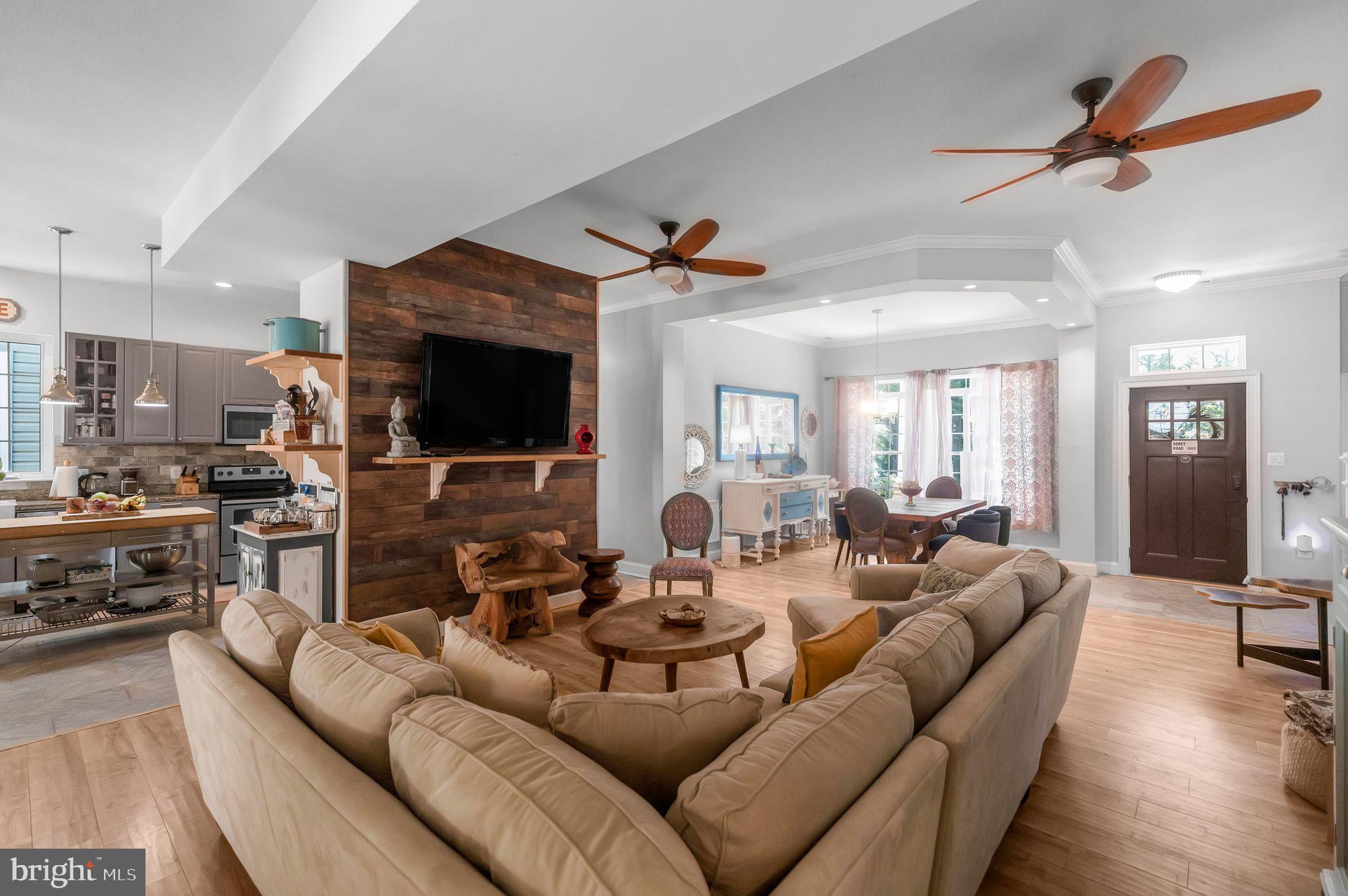 LAKE MONTCLAIR - Residential