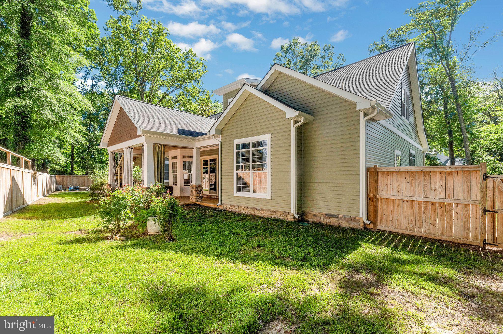 LAKE MONTCLAIR - Residential