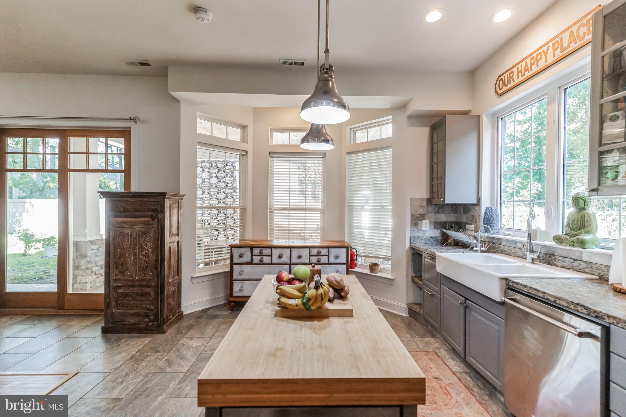 LAKE MONTCLAIR - Residential