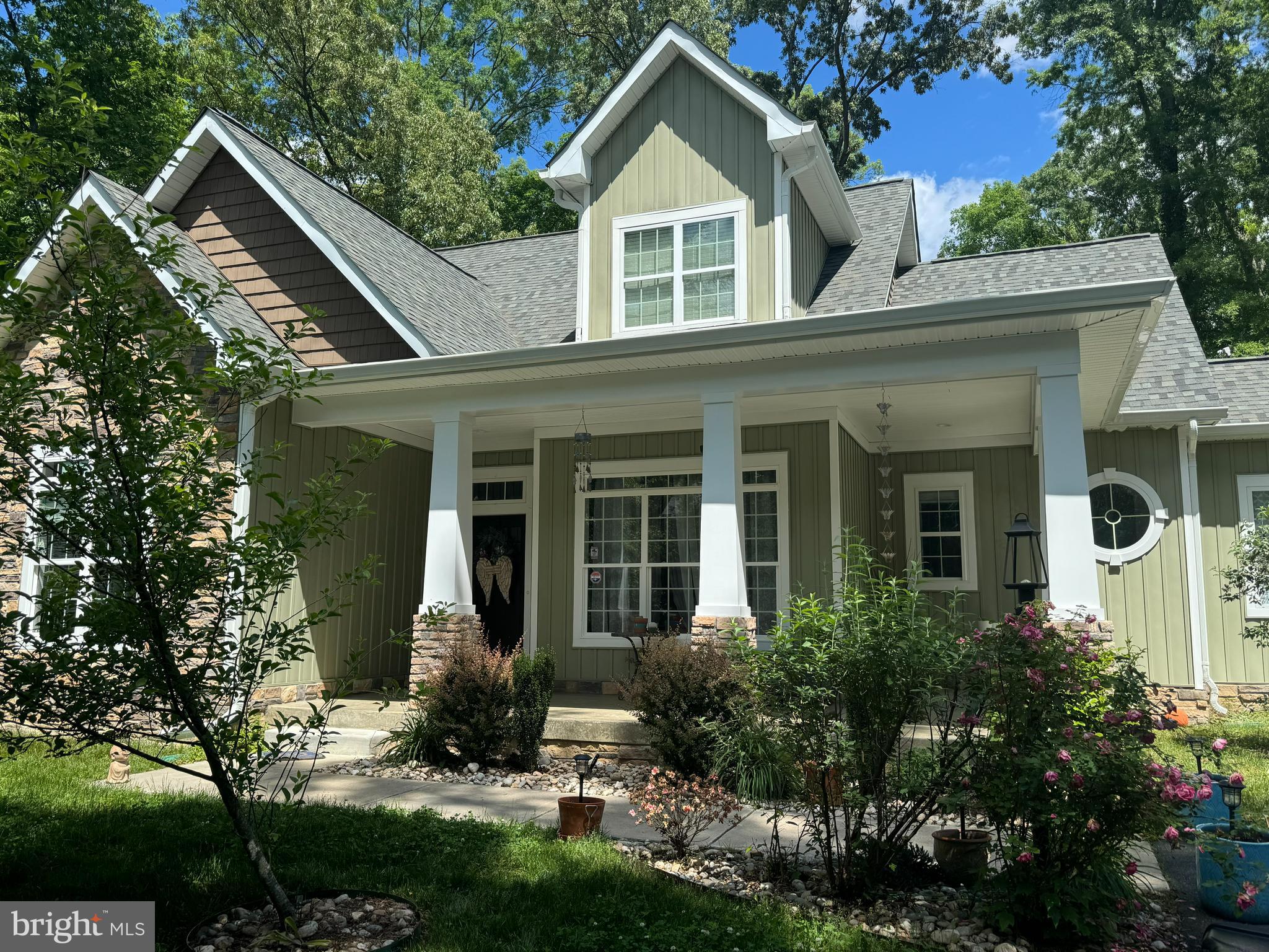 LAKE MONTCLAIR - Residential