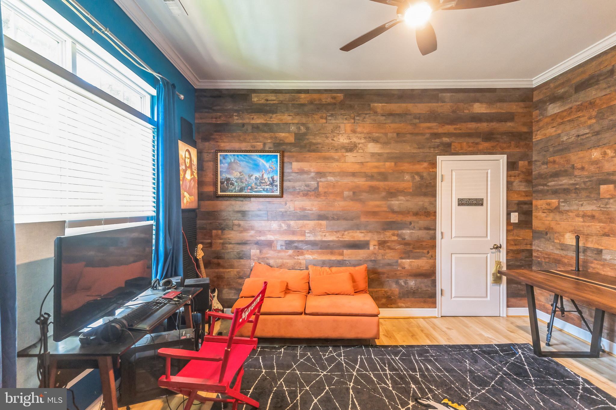 LAKE MONTCLAIR - Residential