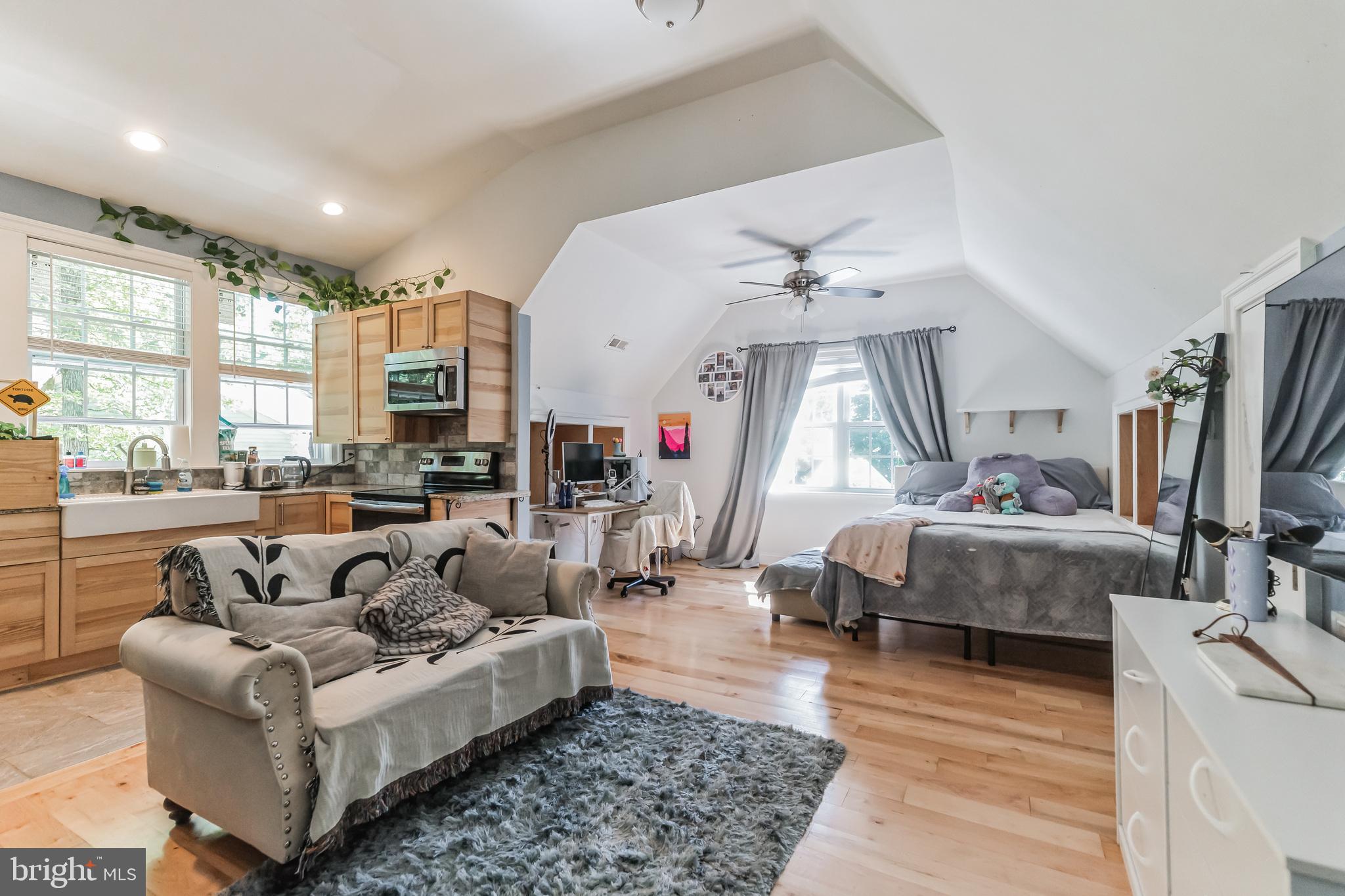 LAKE MONTCLAIR - Residential