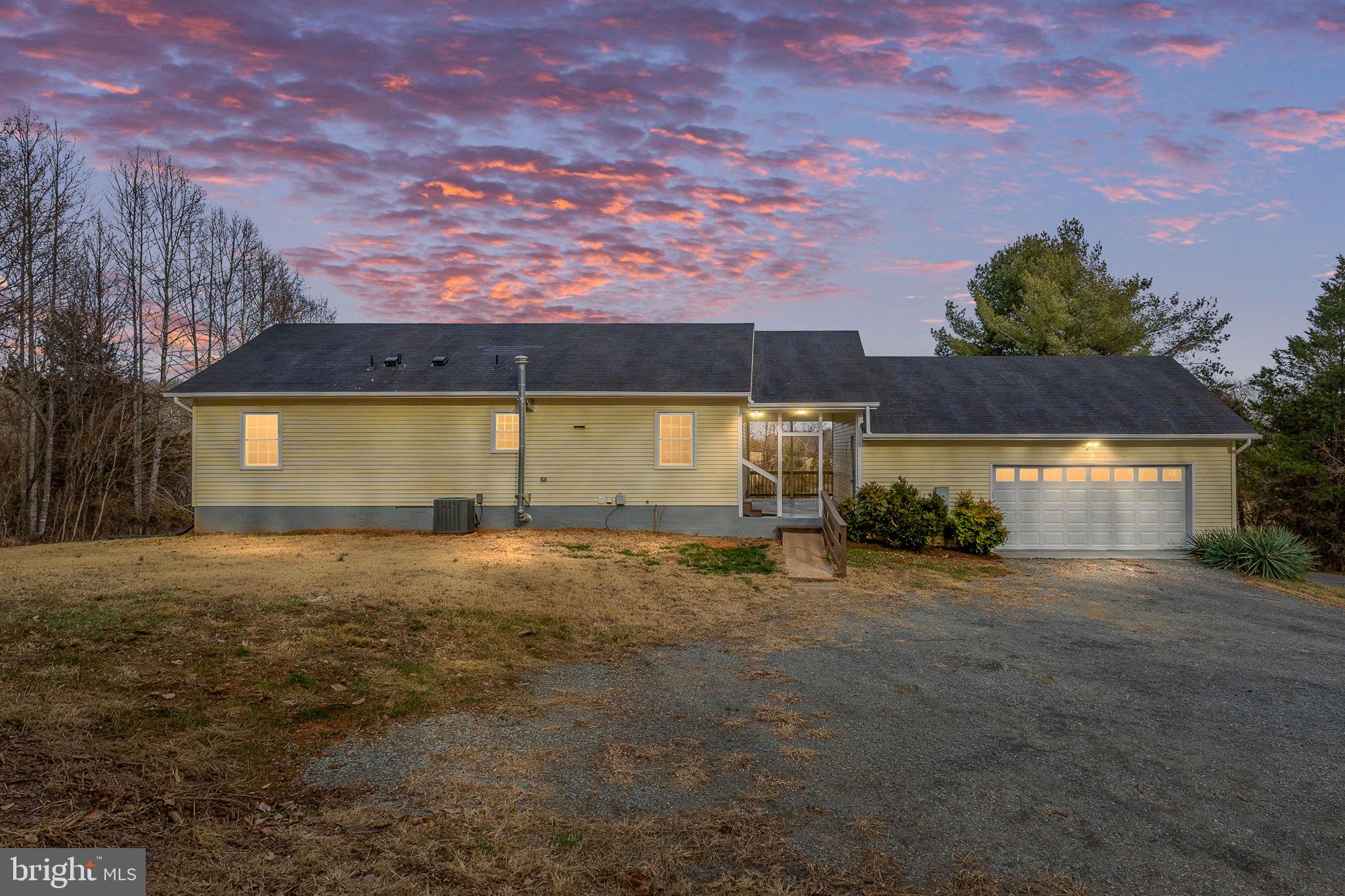 TALL OAKS - Residential