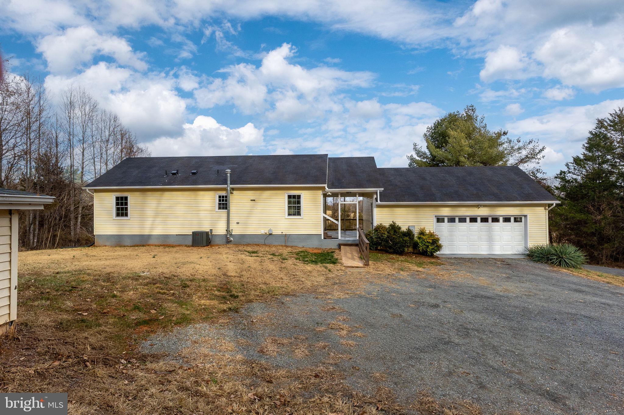 TALL OAKS - Residential