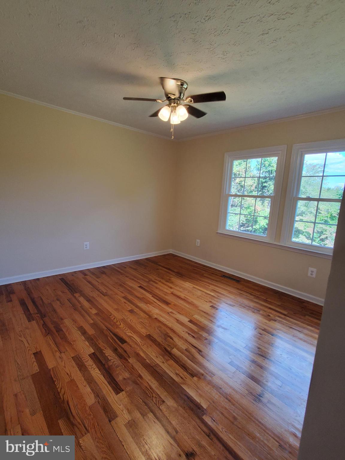 TALL OAKS - Residential