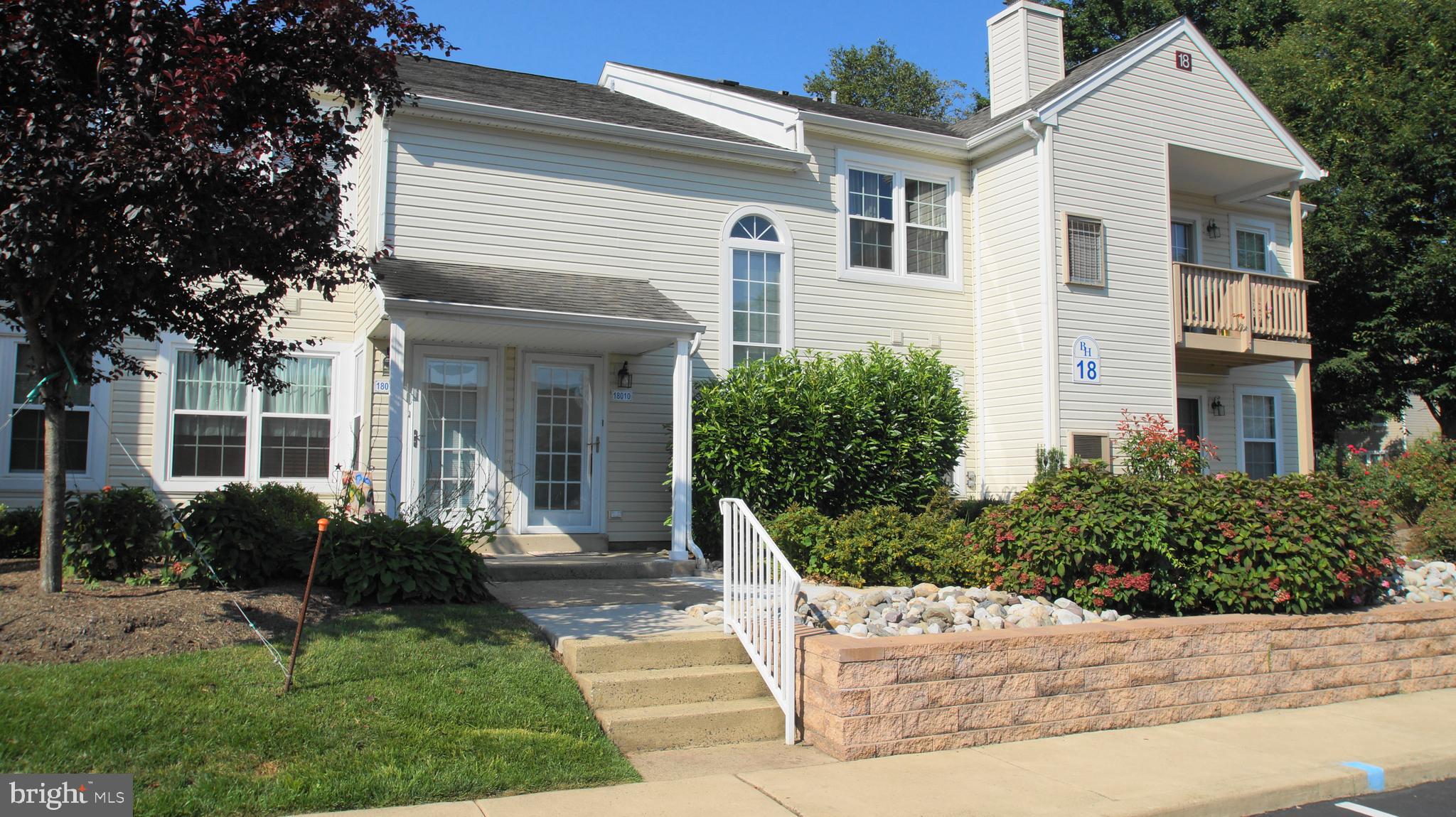 VILLAGE SHIRES - Residential