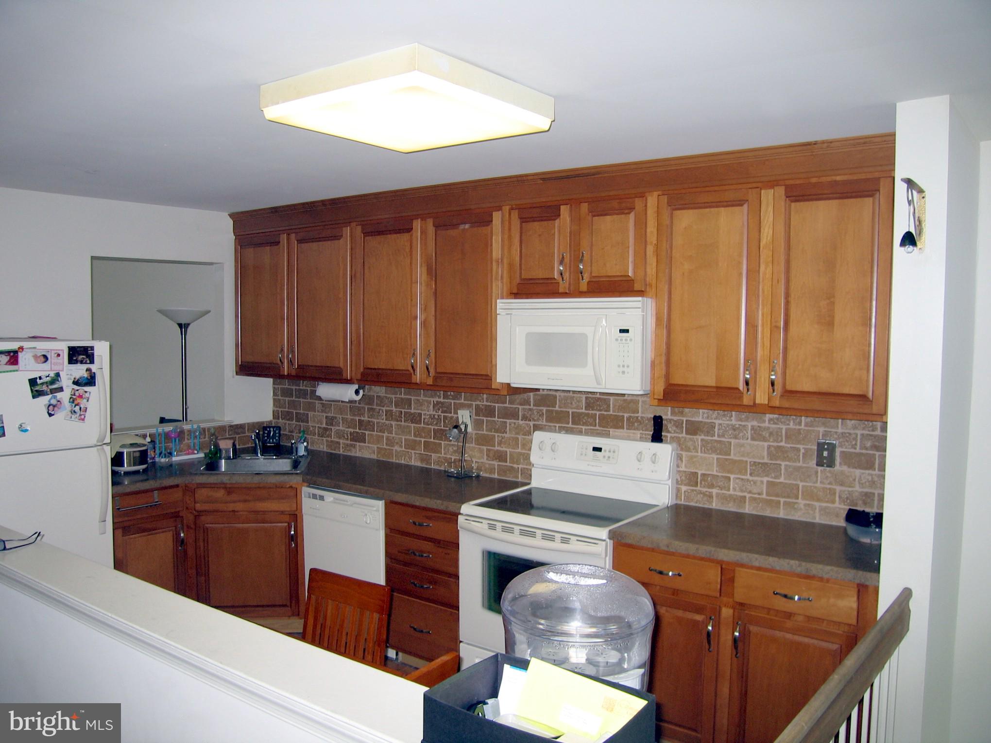 VILLAGE SHIRES - Residential