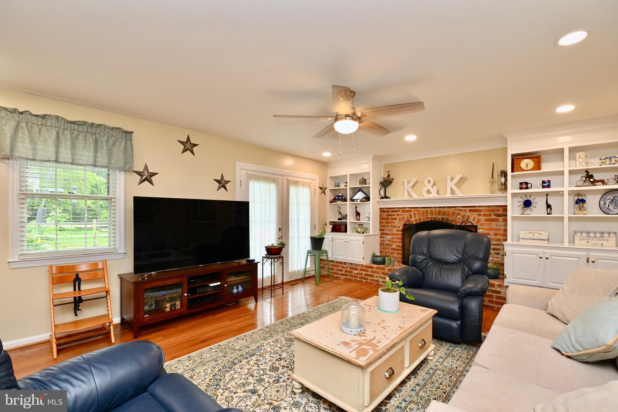 SIGNAL HILL - Residential