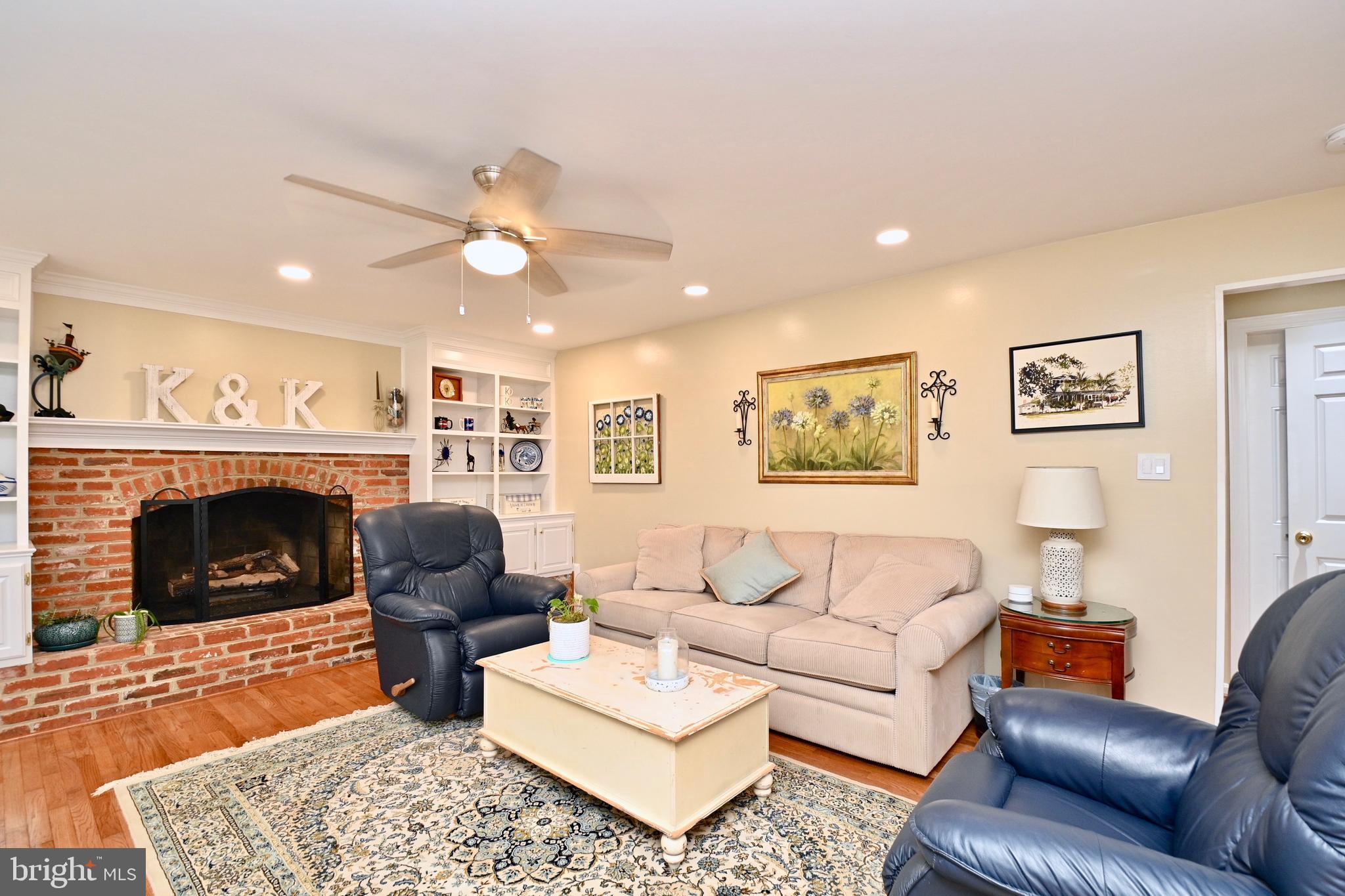 SIGNAL HILL - Residential