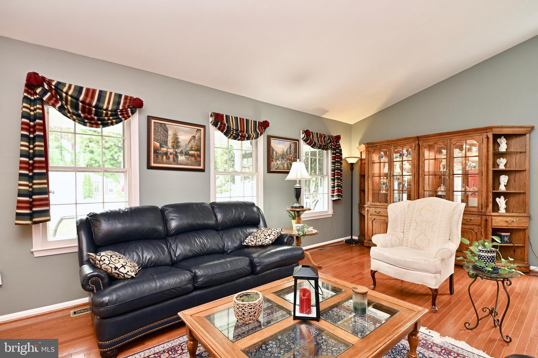 SIGNAL HILL - Residential