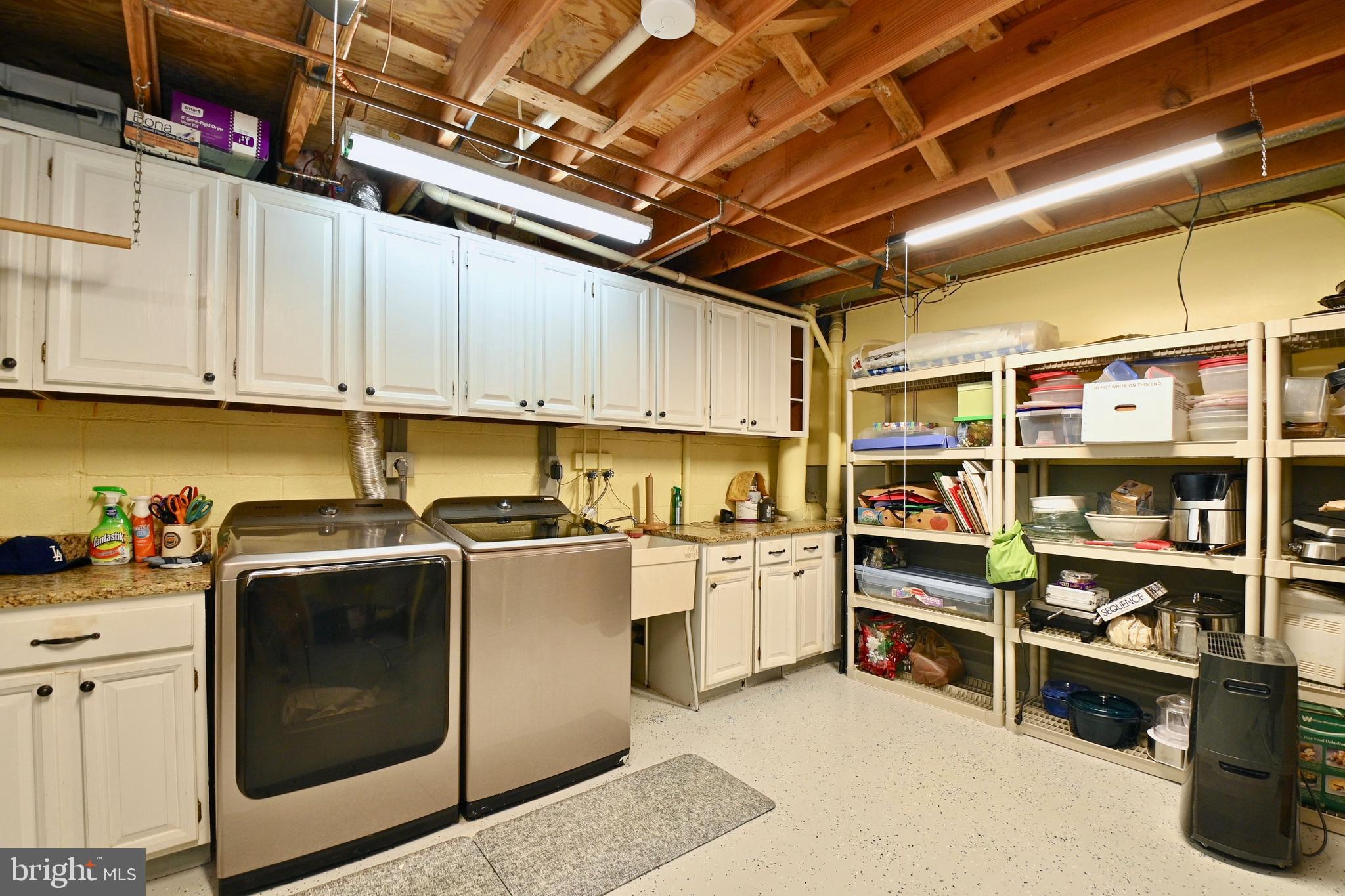 SIGNAL HILL - Residential