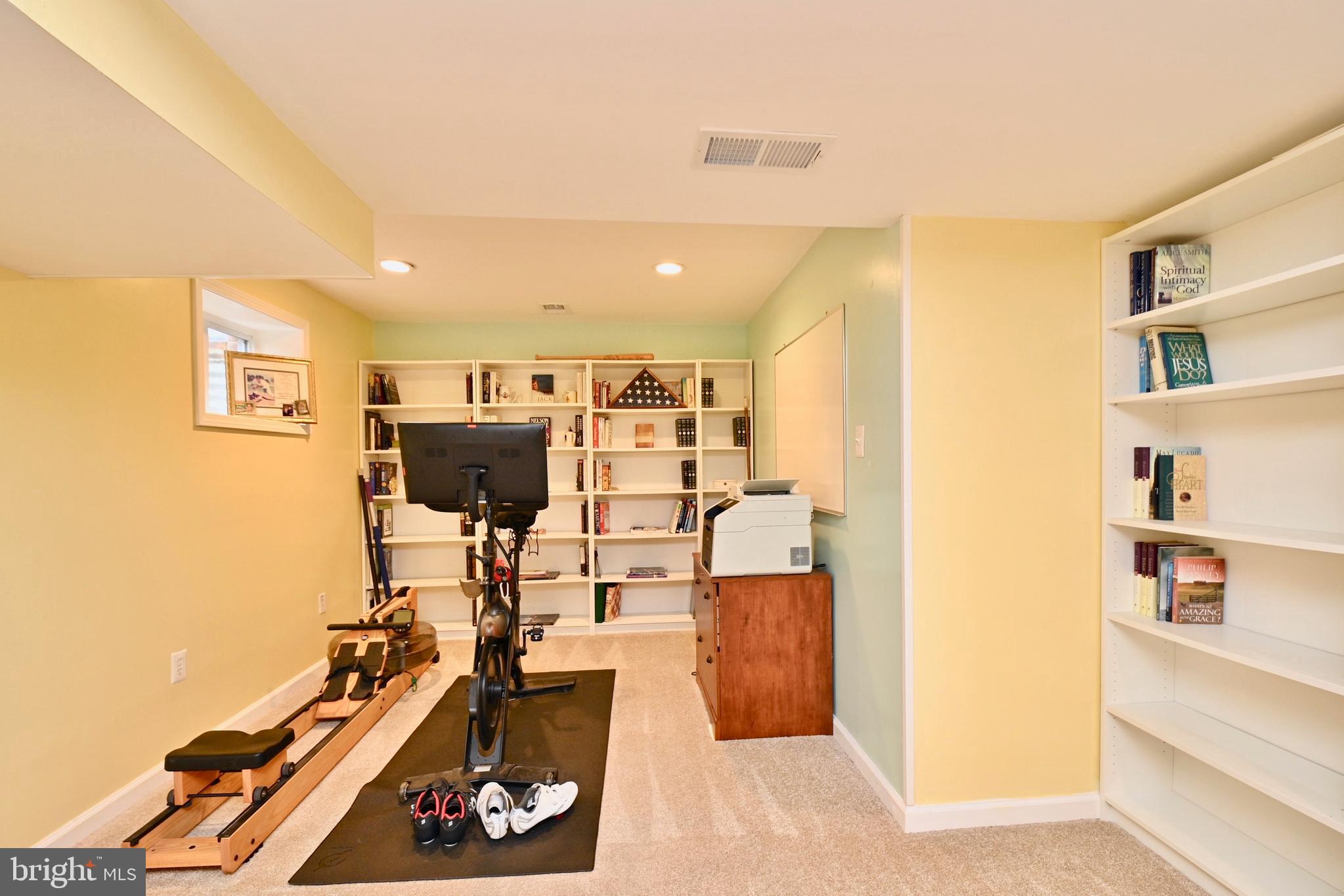 SIGNAL HILL - Residential