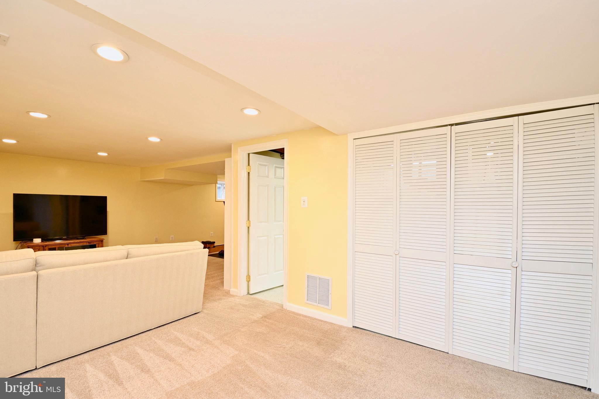 SIGNAL HILL - Residential