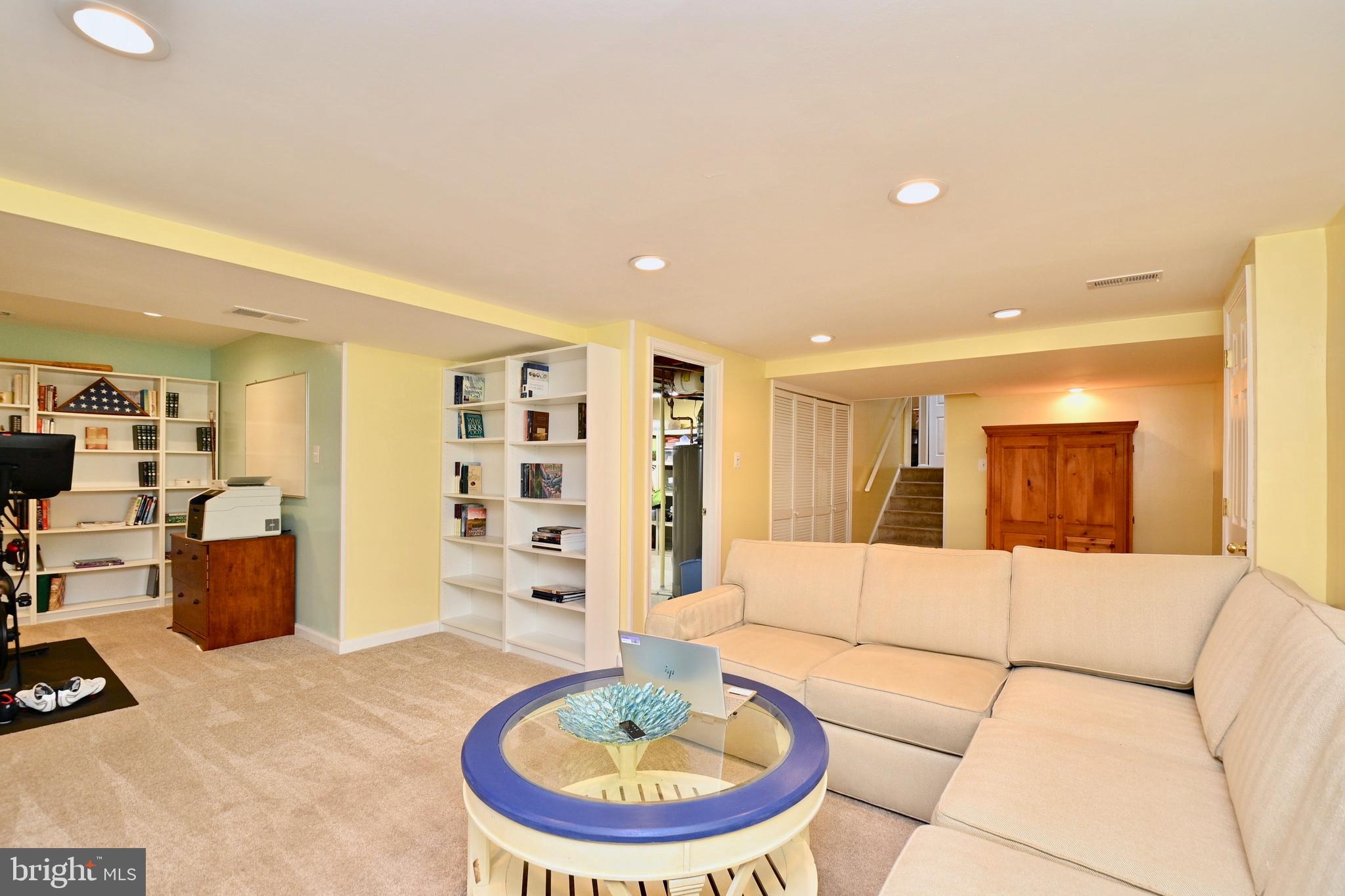 SIGNAL HILL - Residential