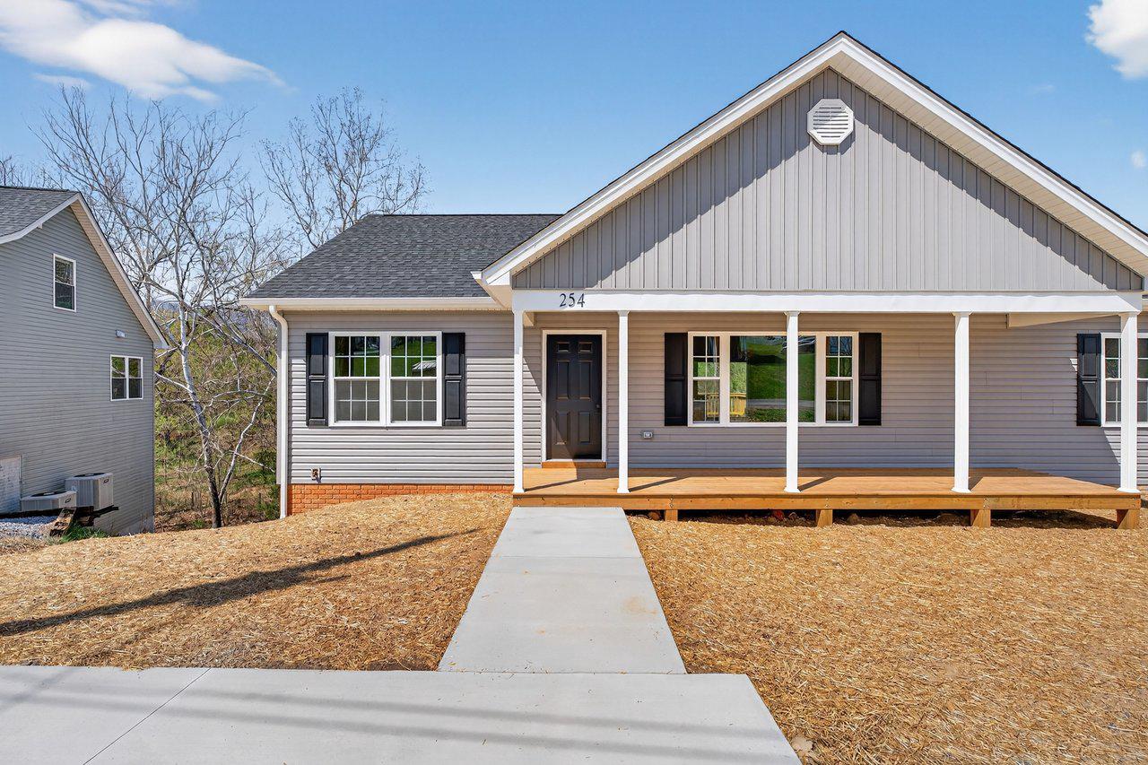 FOREST KNOLLS - Residential