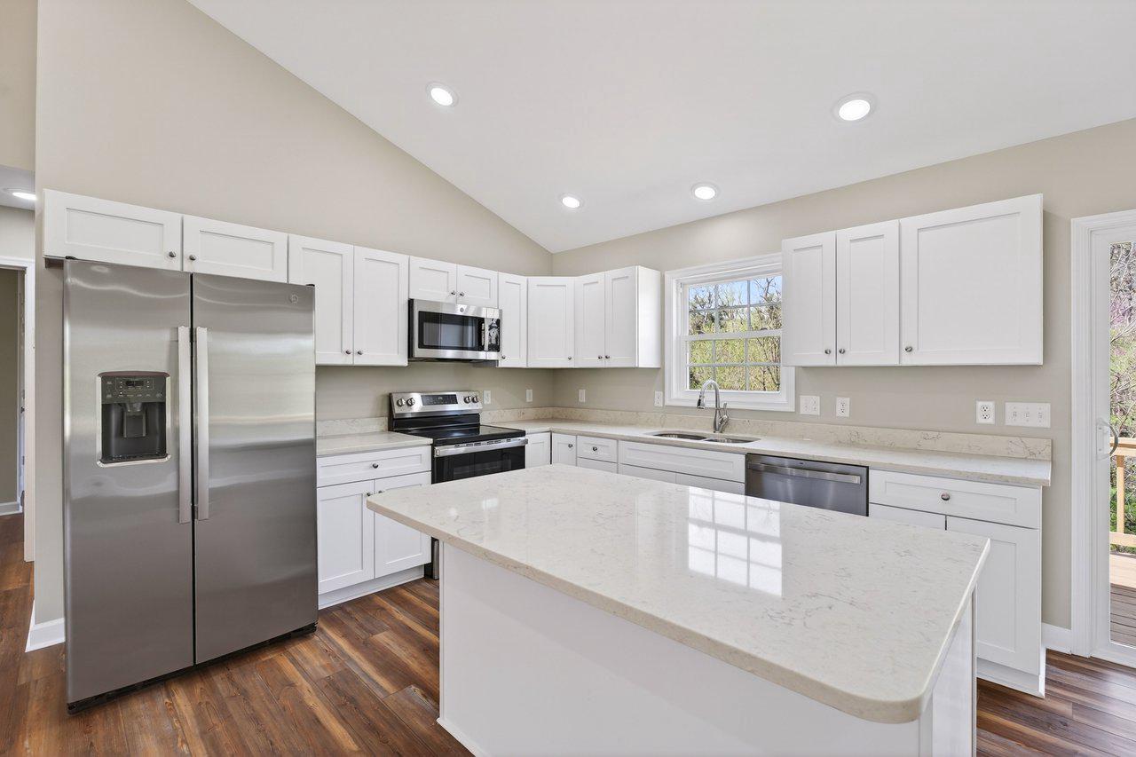 FOREST KNOLLS - Residential